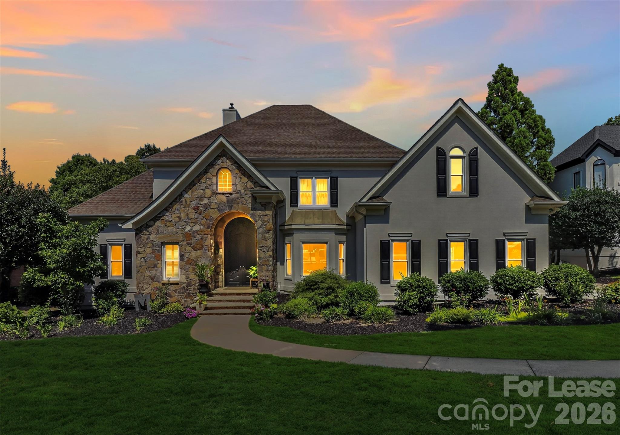 18928 Peninsula Point Drive Property Photo 1