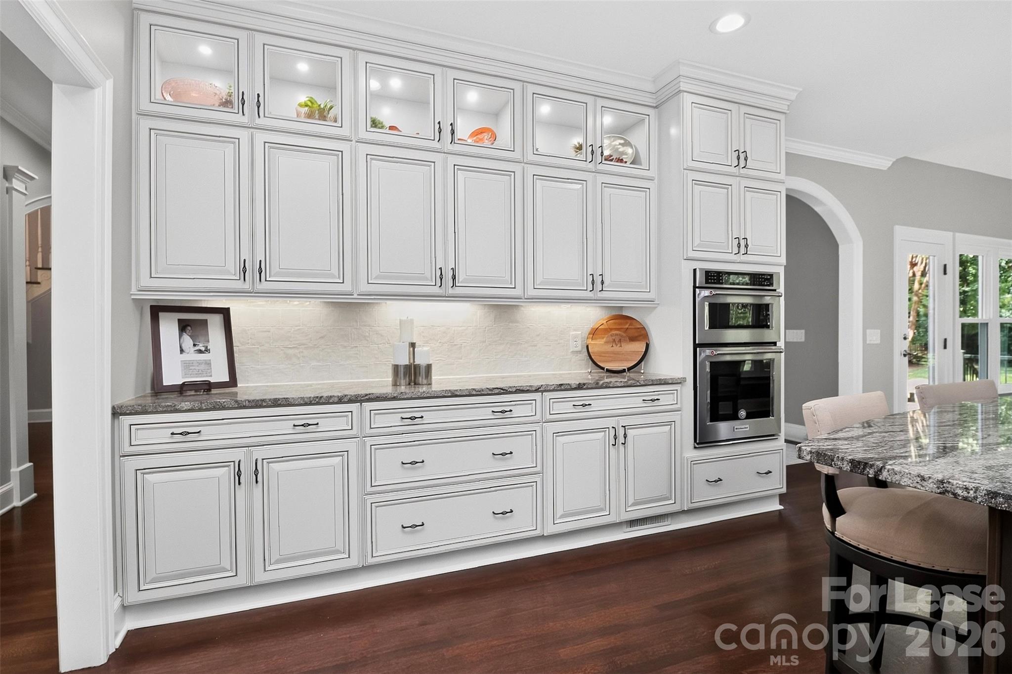 18928 Peninsula Point Drive Property Photo 8