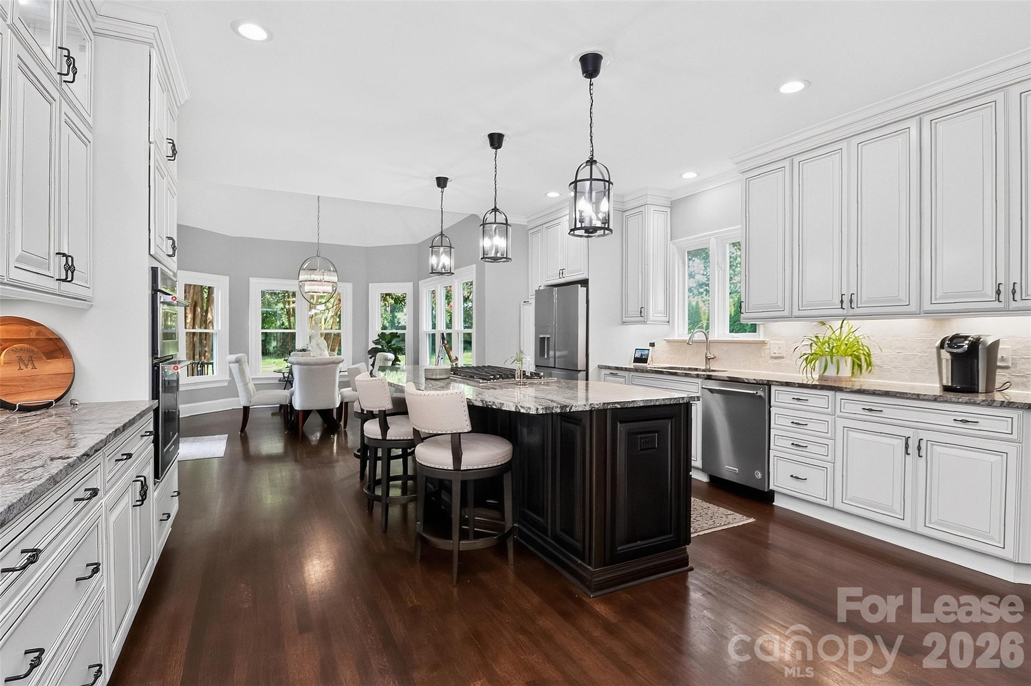 18928 Peninsula Point Drive Property Photo 9