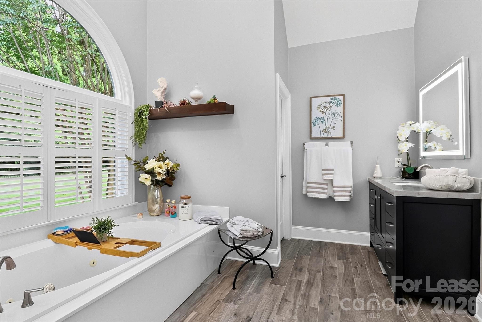 18928 Peninsula Point Drive Property Photo 38