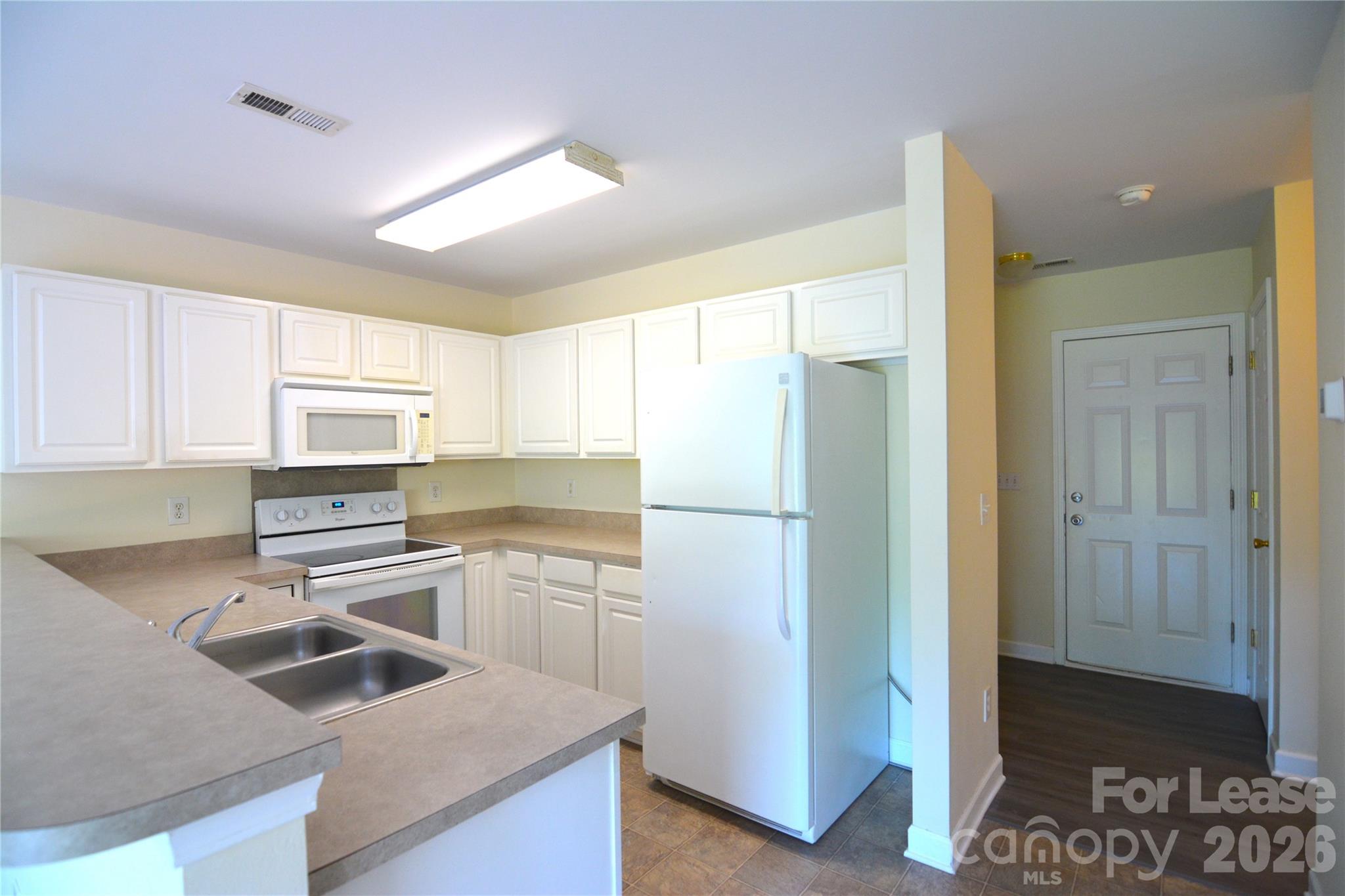 1201 Winding Path Road Property Photo 7