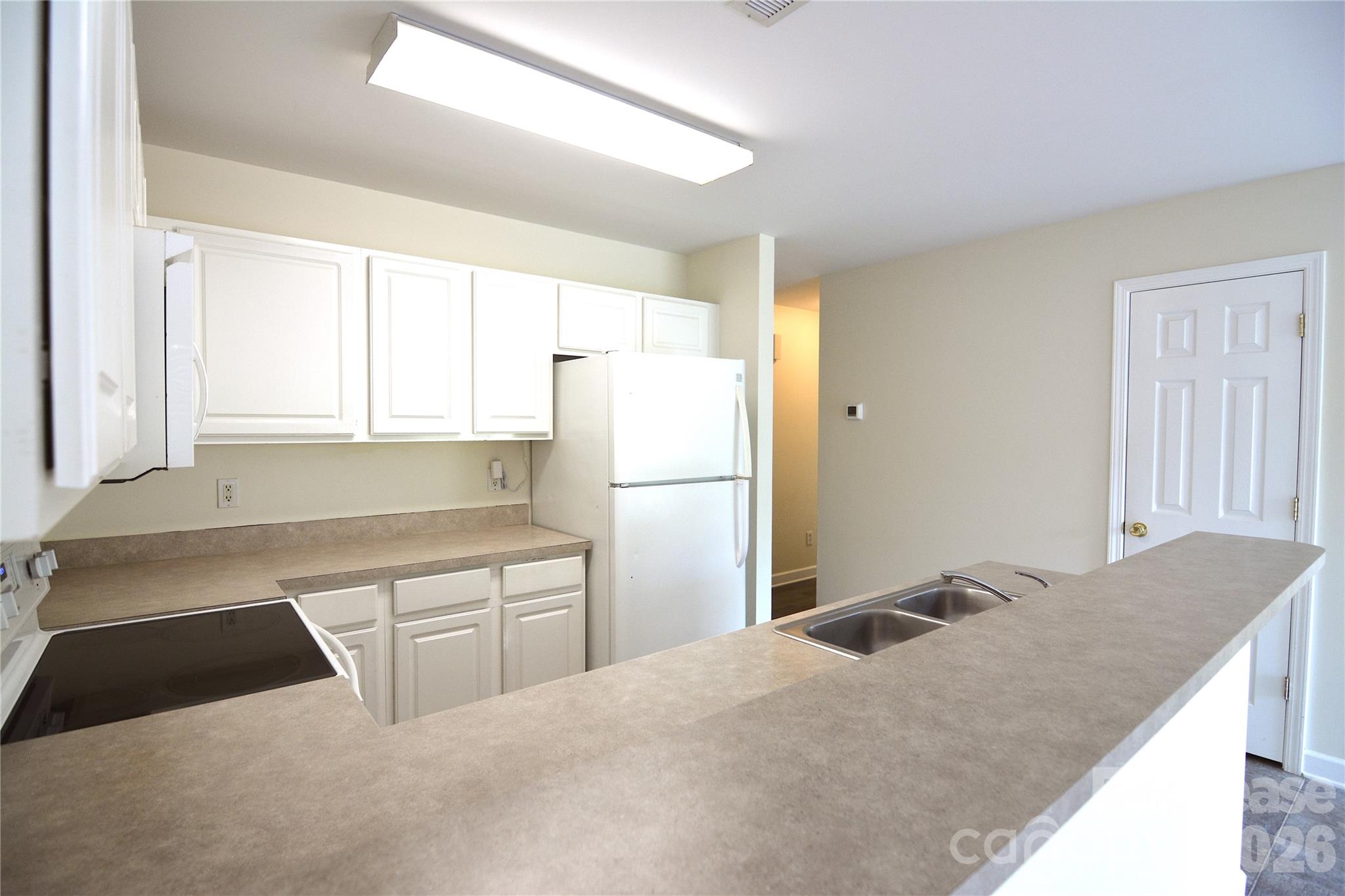 1201 Winding Path Road Property Photo 8