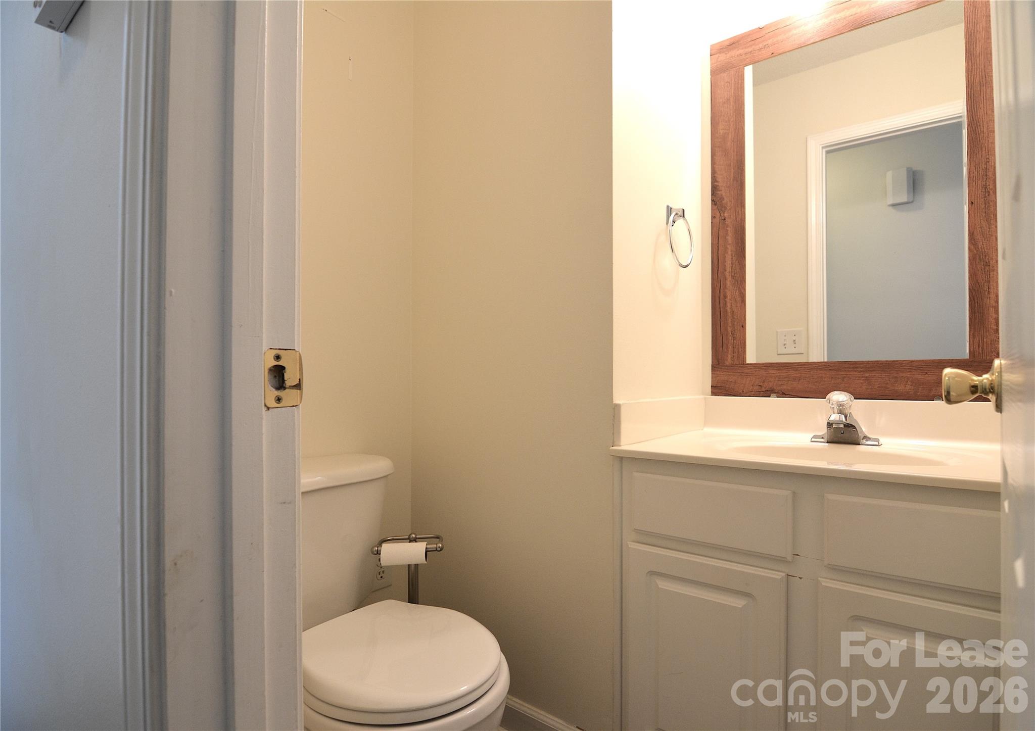 1201 Winding Path Road Property Photo 11