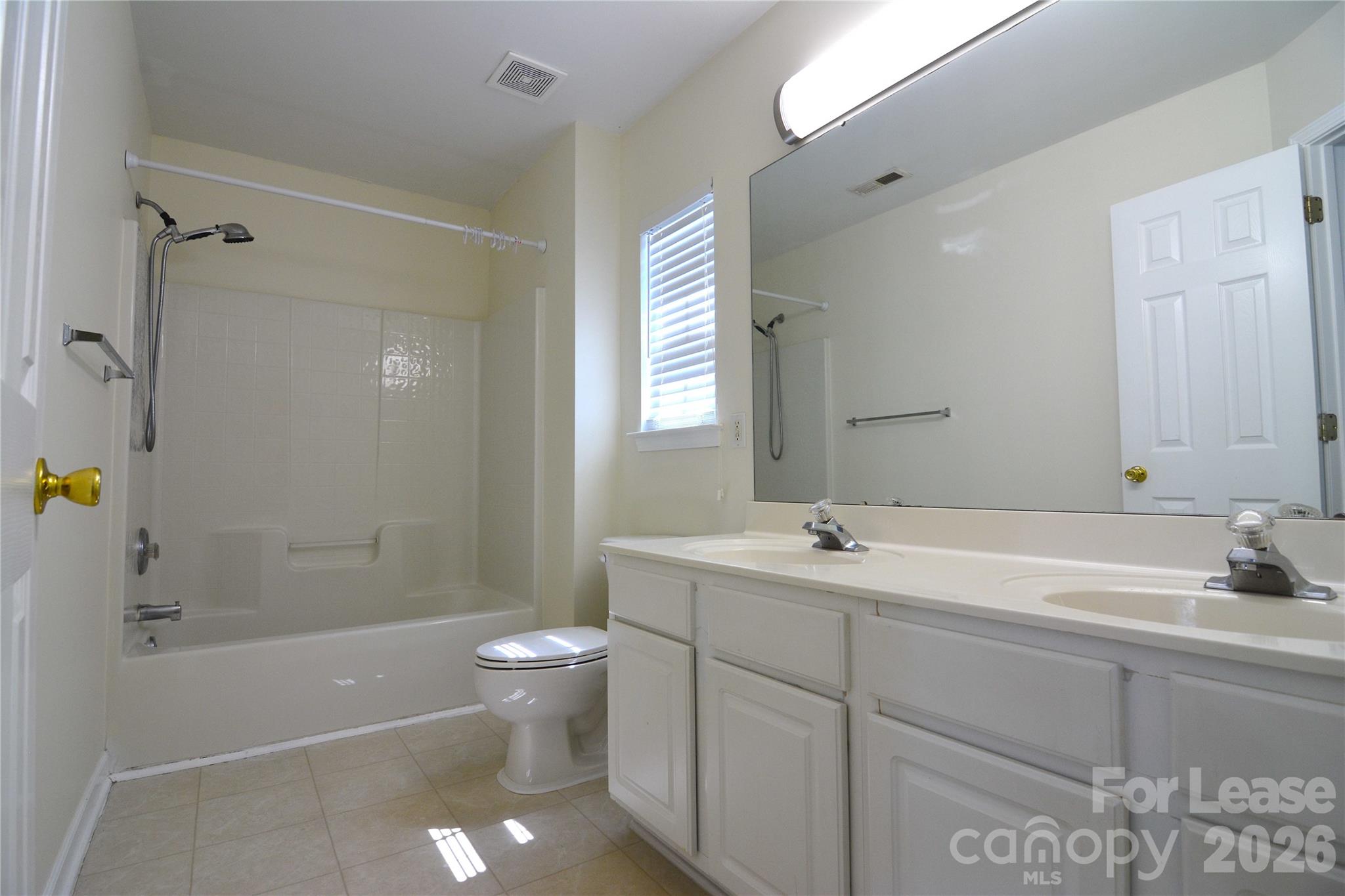 1201 Winding Path Road Property Photo 14