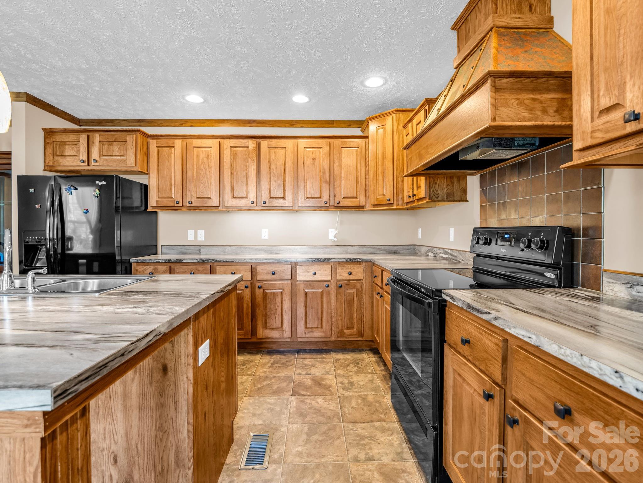 12 N Frederick Lane Property Photo 7