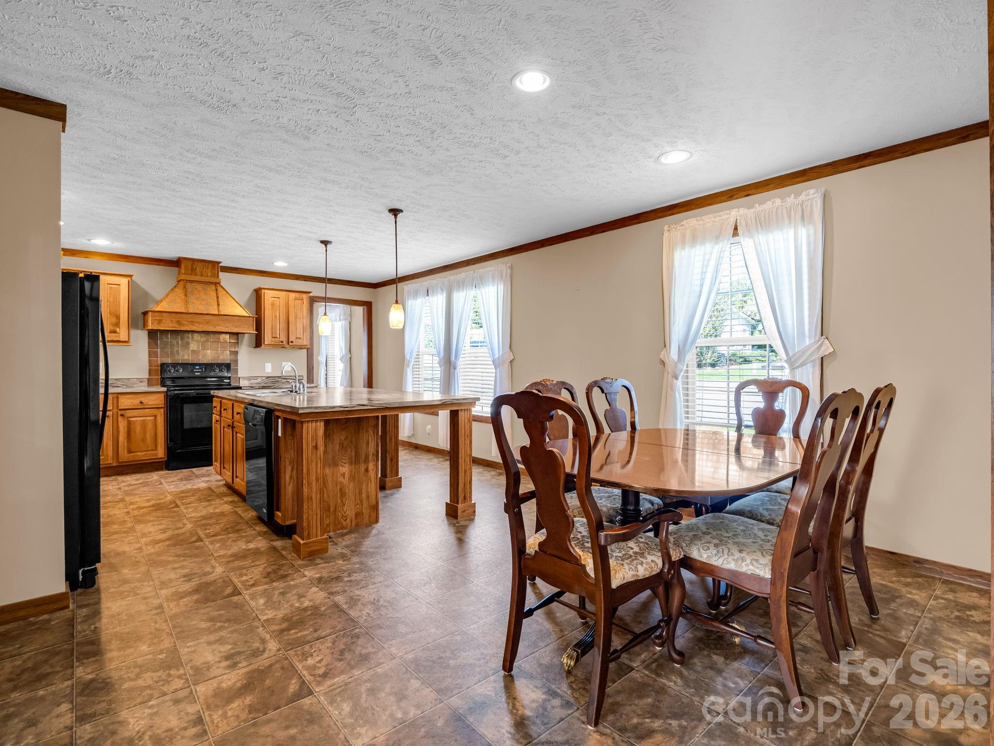 12 N Frederick Lane Property Photo 8