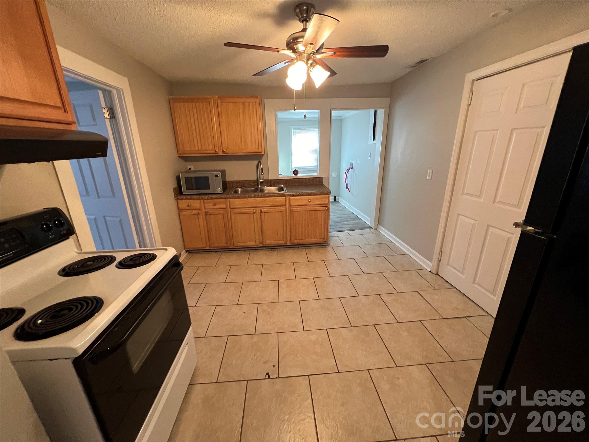48 Julian Street Apt C Property Photo 4