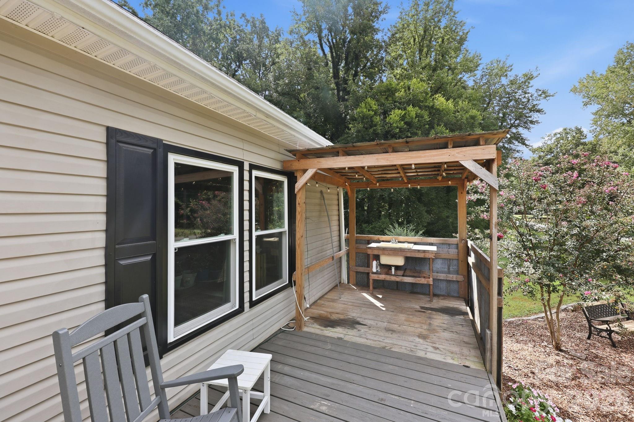 111 Linda Avenue Property Photo 3