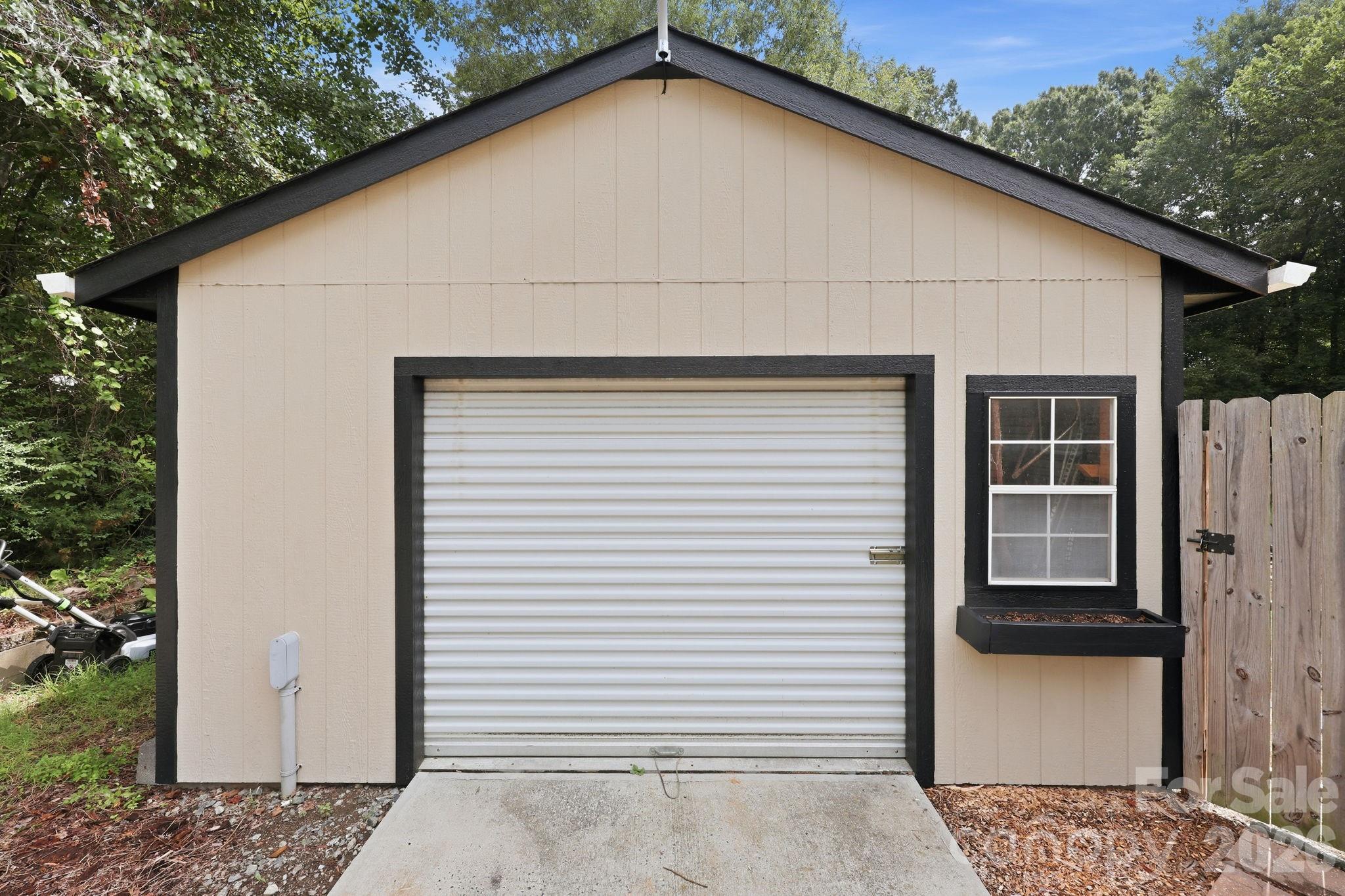 111 Linda Avenue Property Photo 4