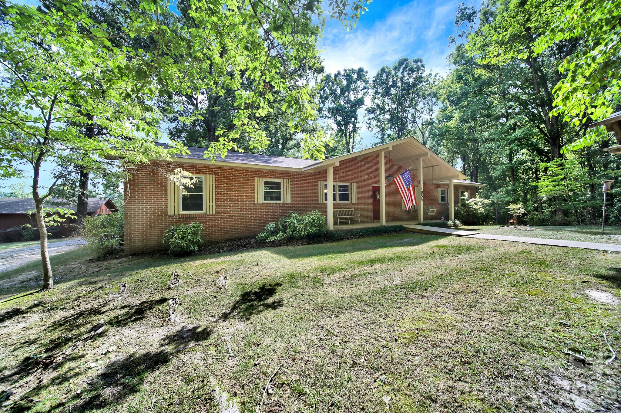 1950 Daisy Couch Road Property Photo 5