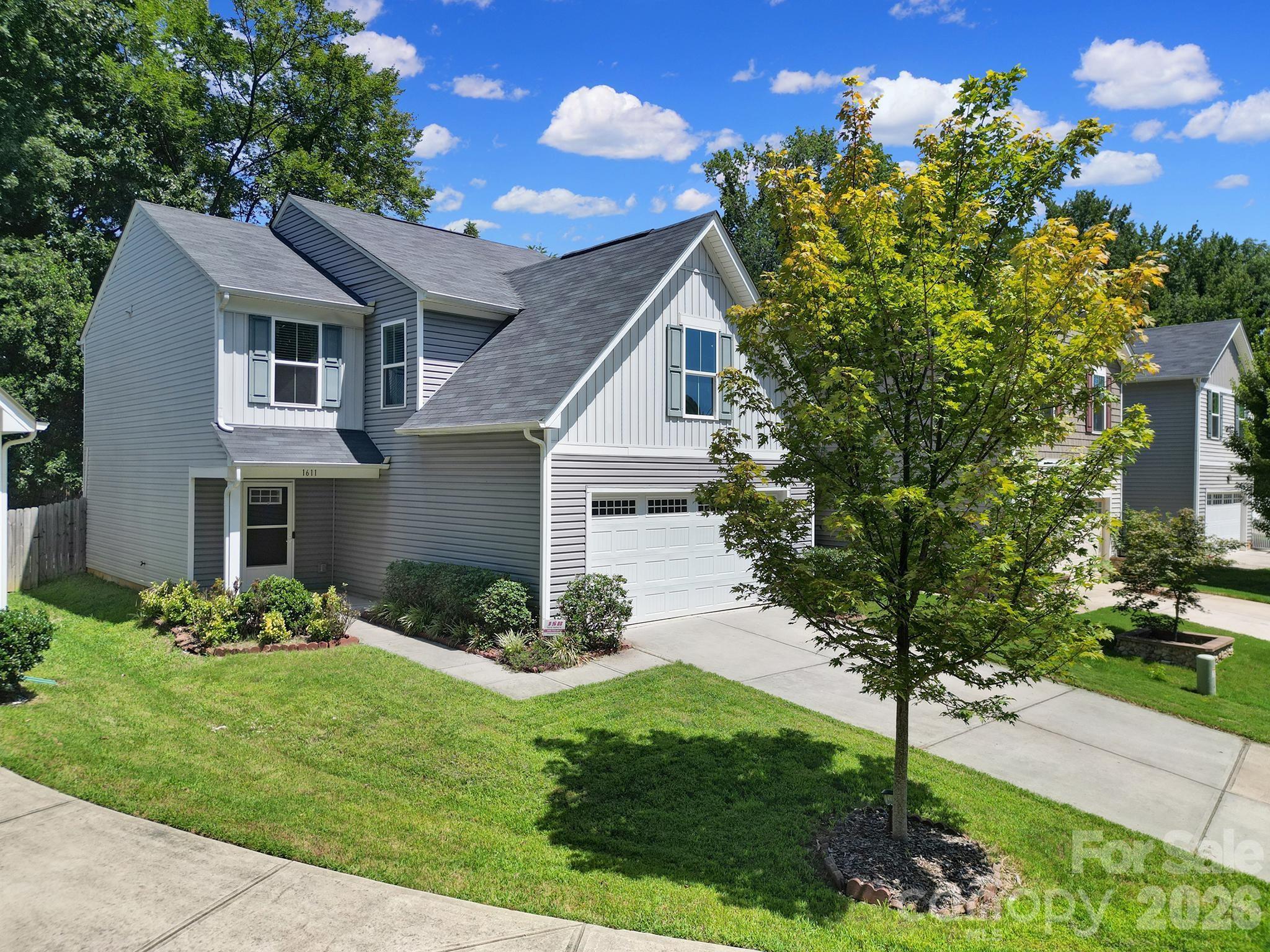 1611 Hooper Court Property Photo 2