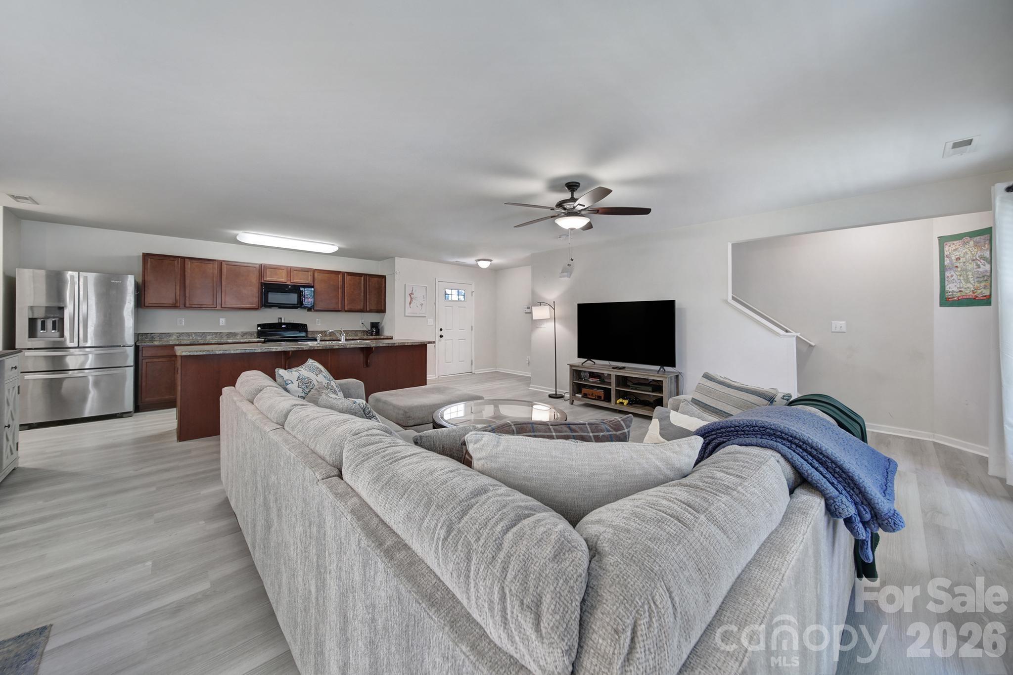 1611 Hooper Court Property Photo 8