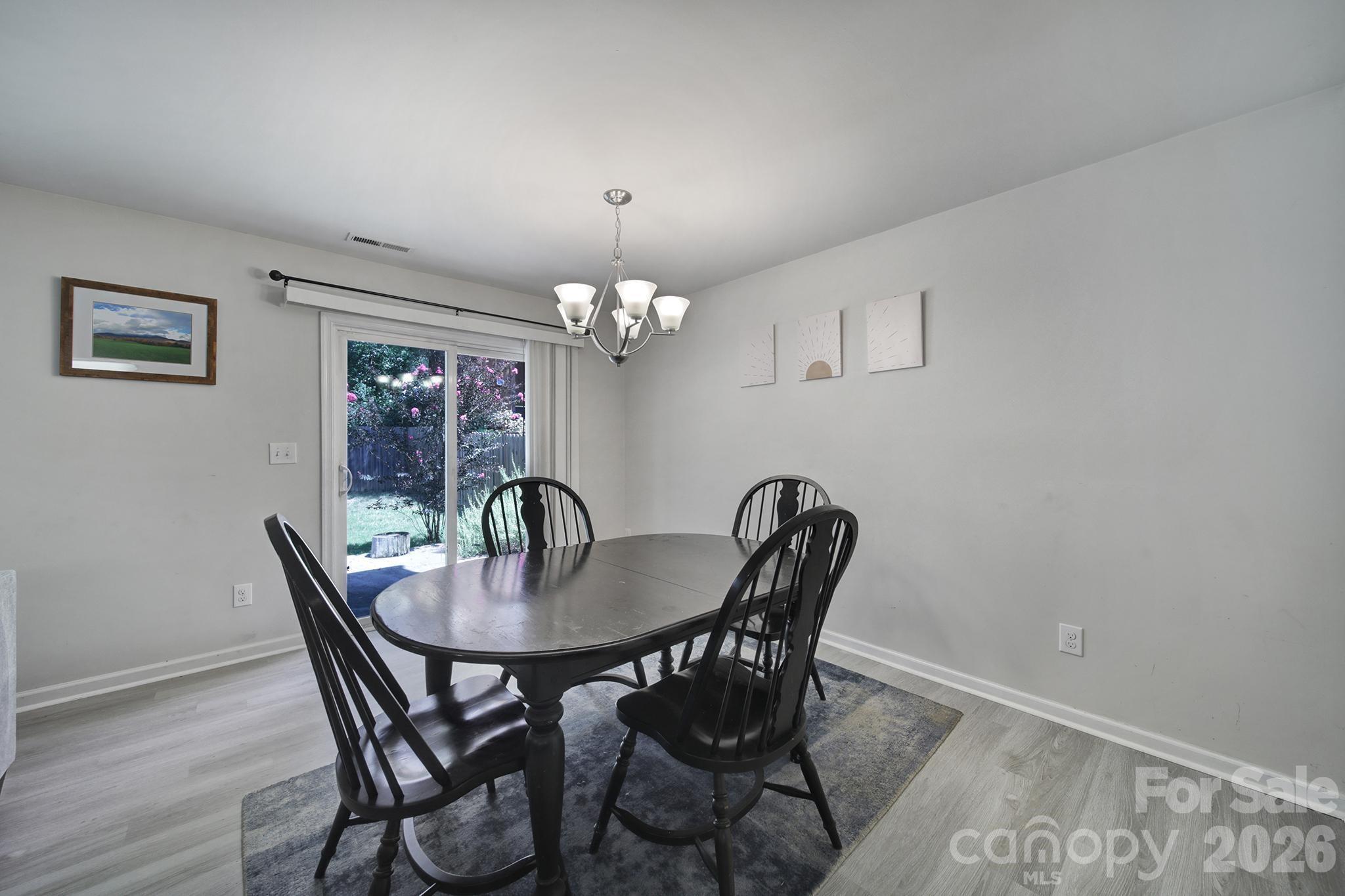 1611 Hooper Court Property Photo 10