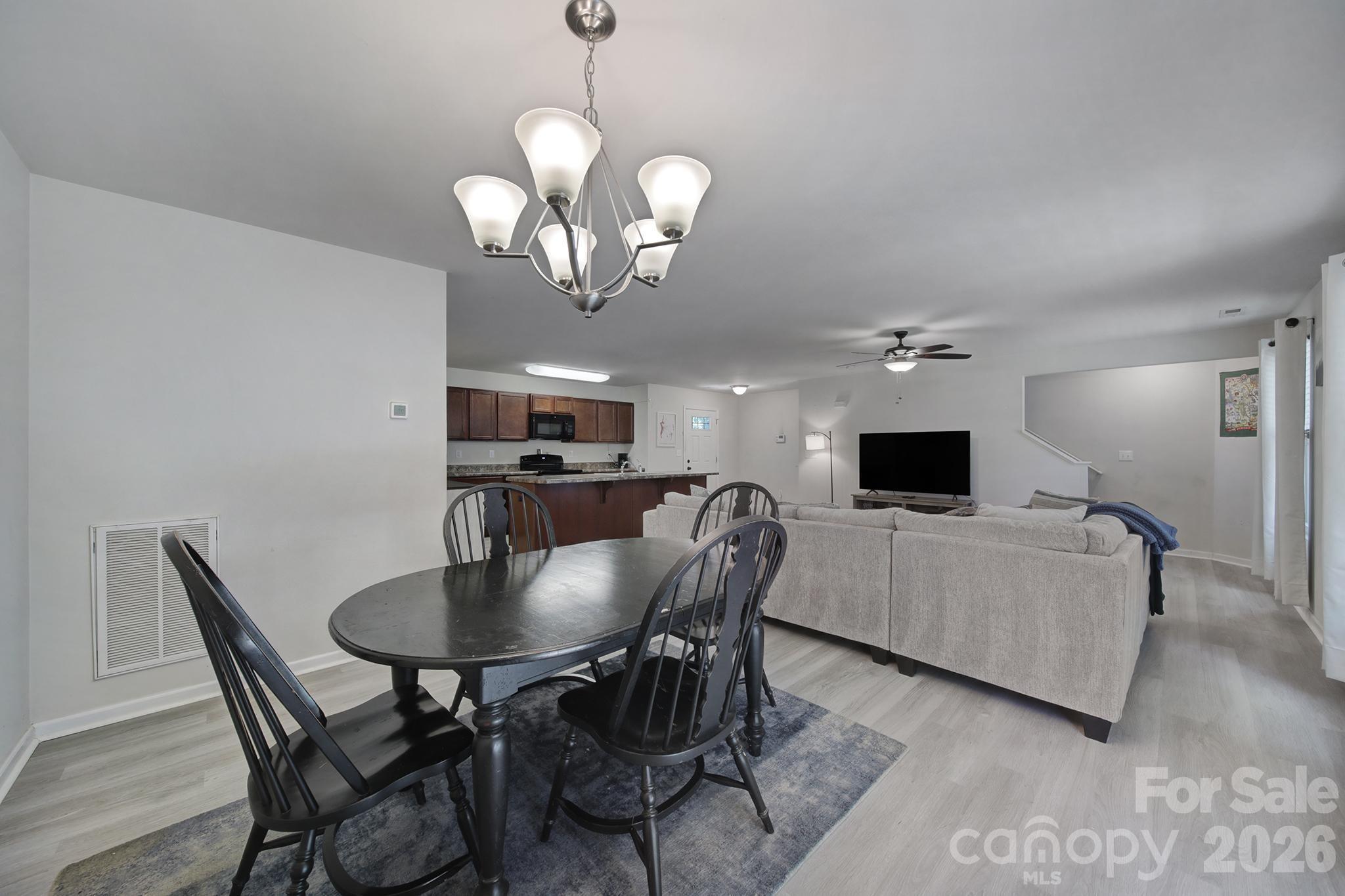 1611 Hooper Court Property Photo 11