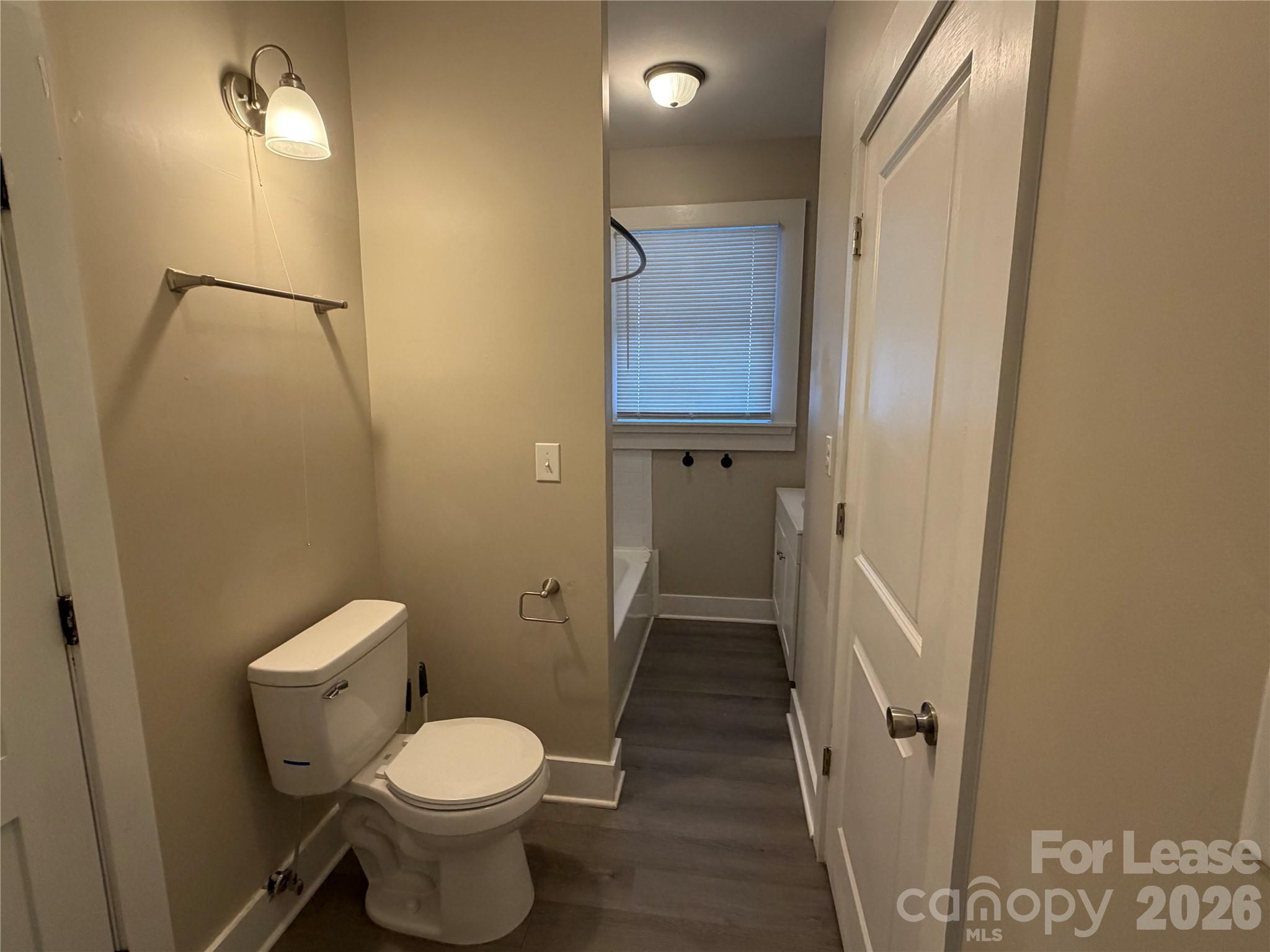326 E Main Street 1 Property Photo 5