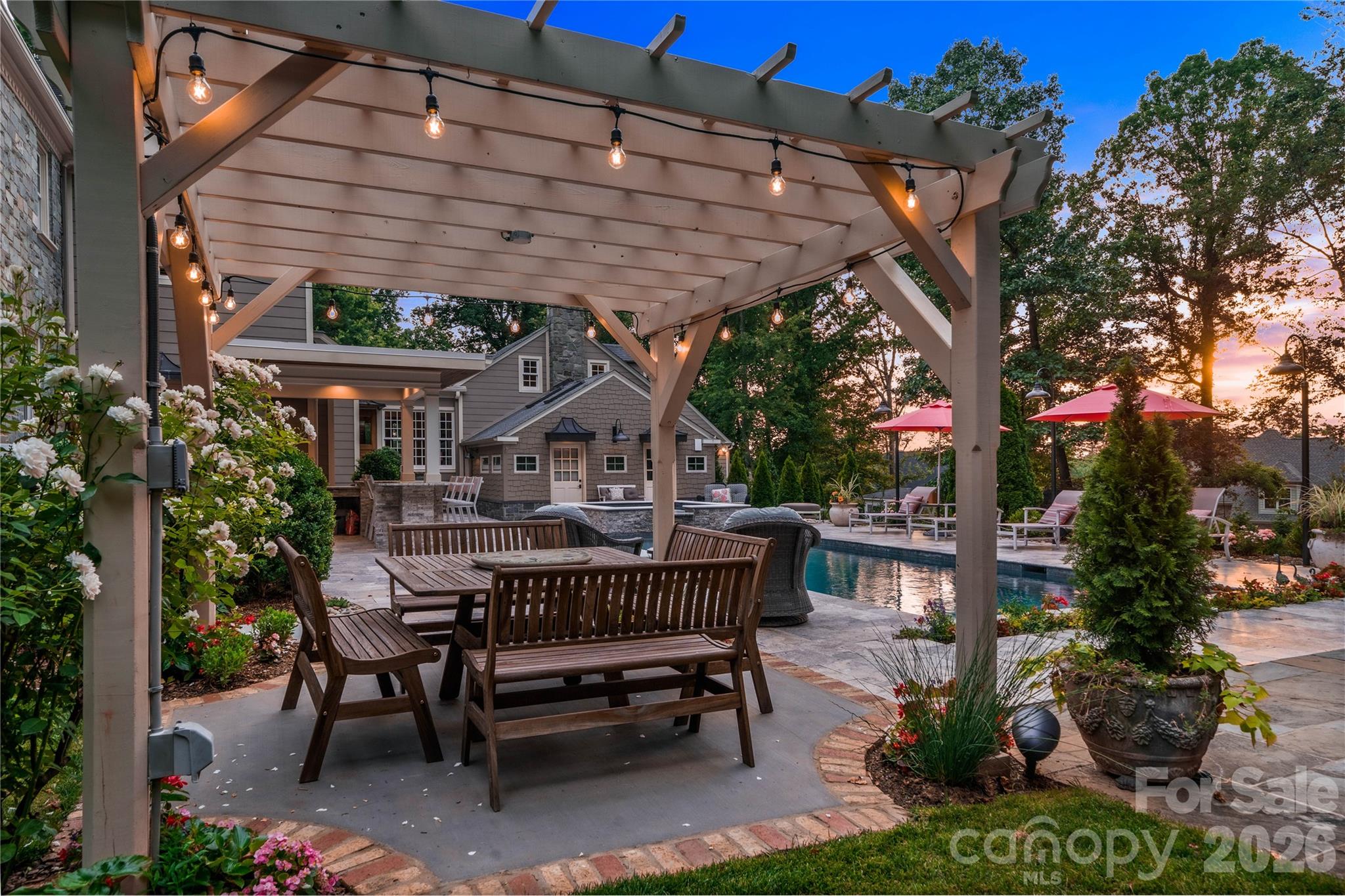 4418902 Property Photo 3