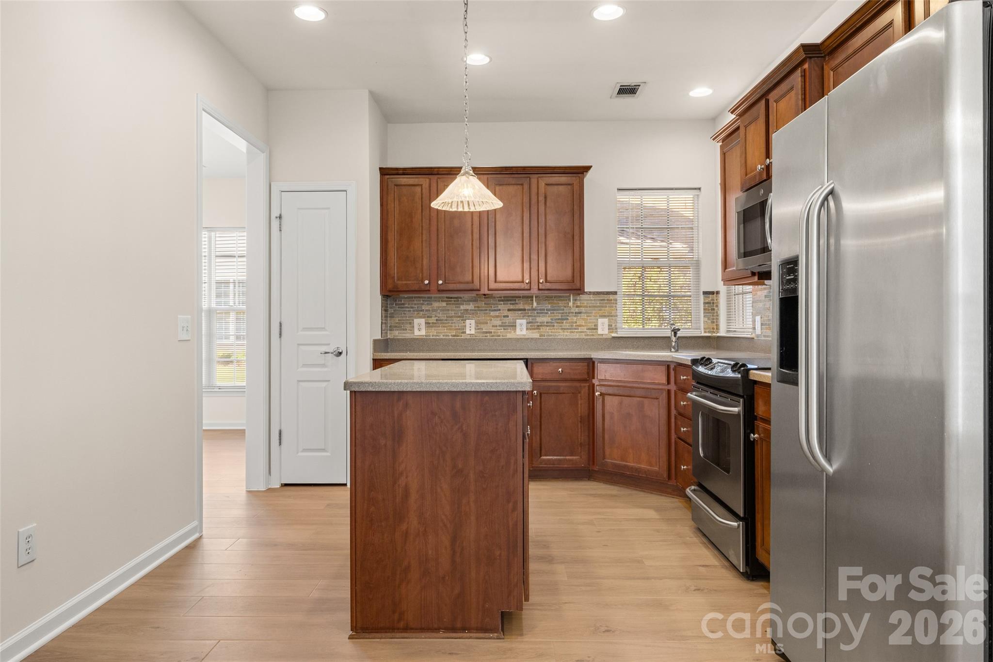 16344 Raven Crest Drive Property Photo 8