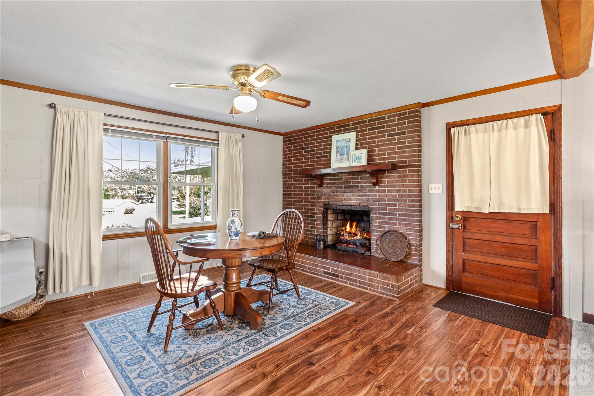 306 S Greenbriar Road Property Photo 10