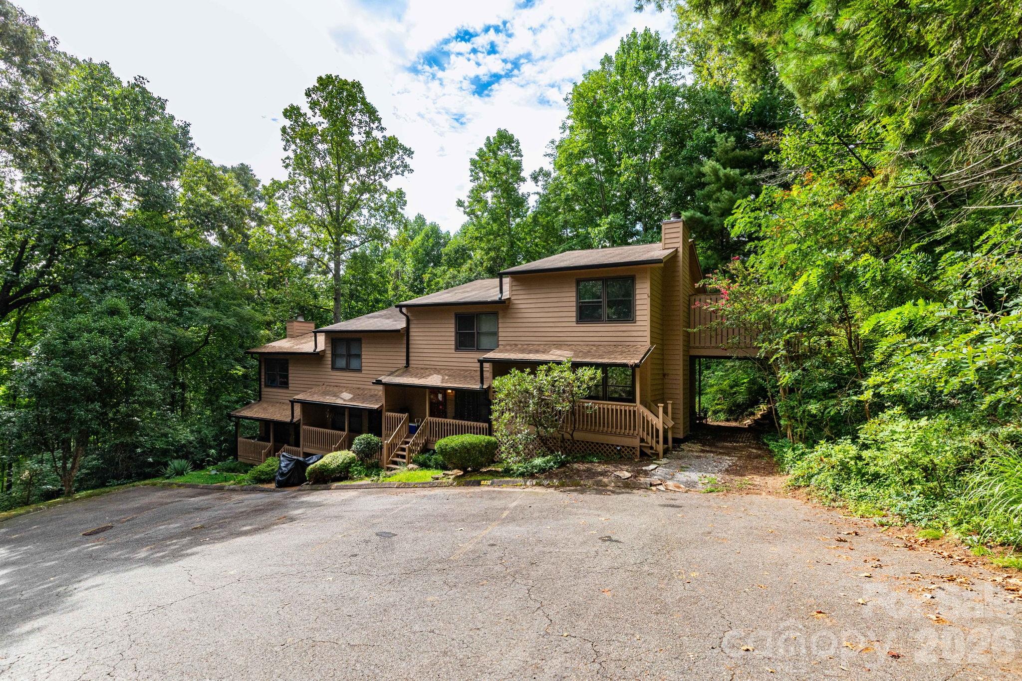 404 Buck Cove Terrace Property Photo 2