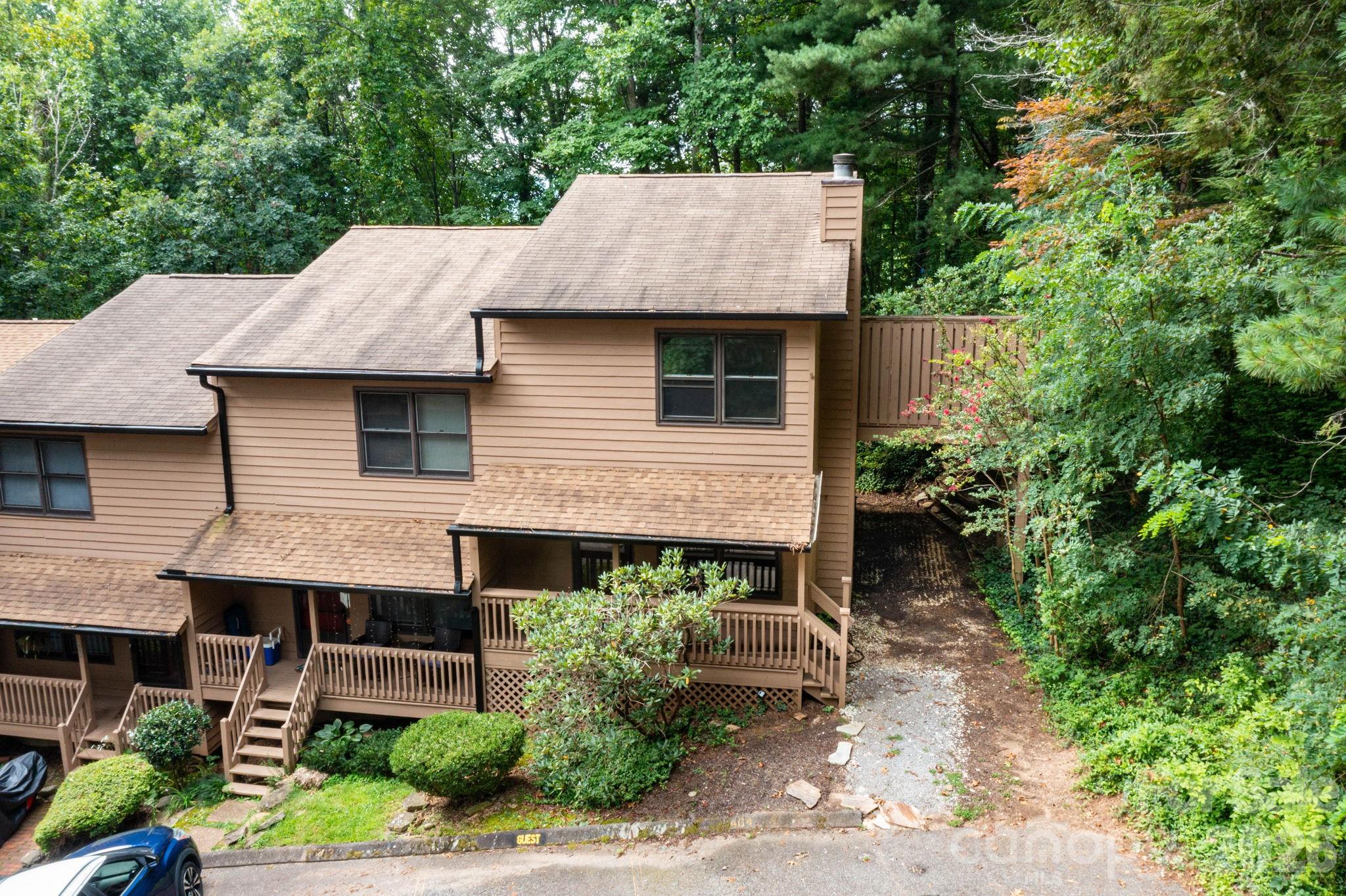 404 Buck Cove Terrace Property Photo 3