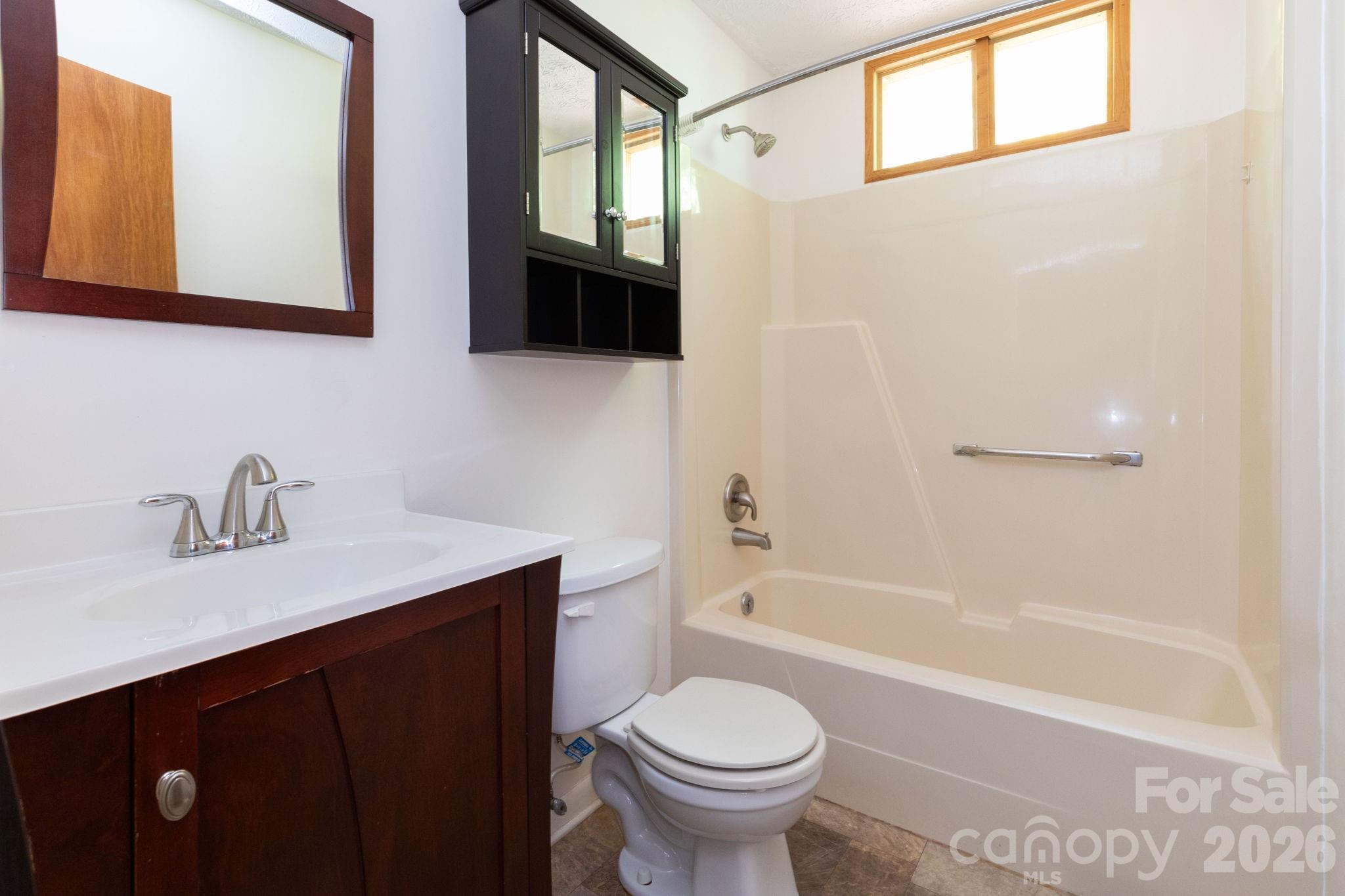 404 Buck Cove Terrace Property Photo 4