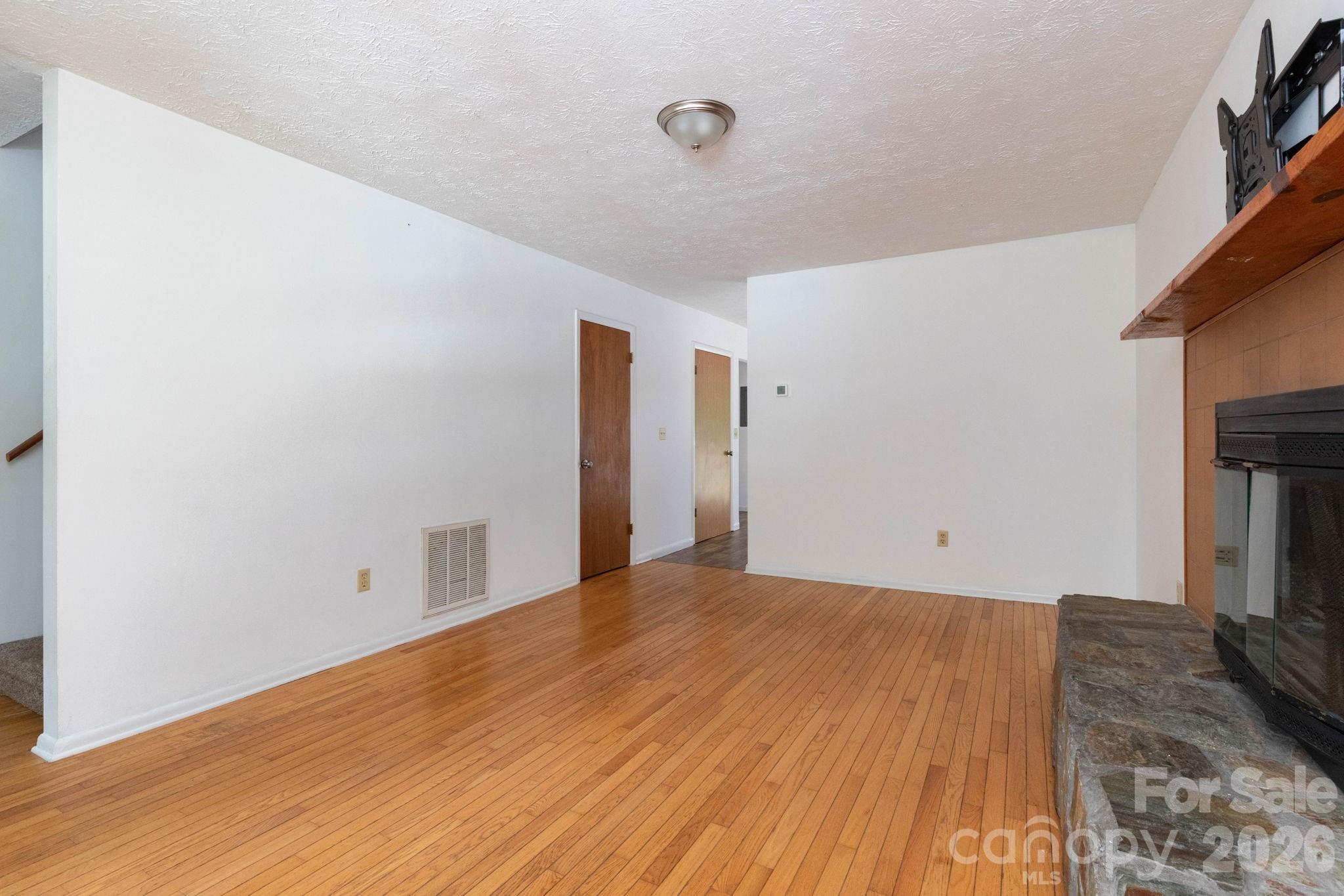 404 Buck Cove Terrace Property Photo 6