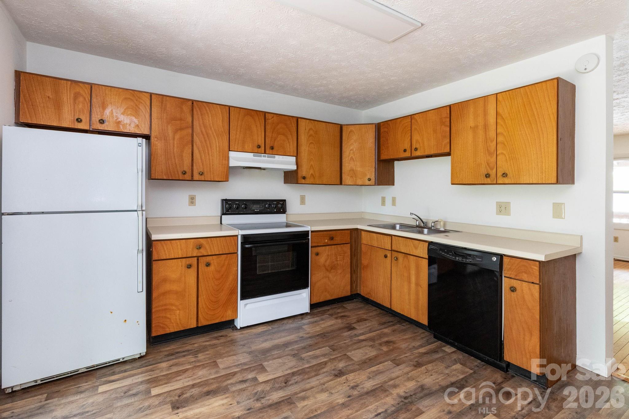 404 Buck Cove Terrace Property Photo 7