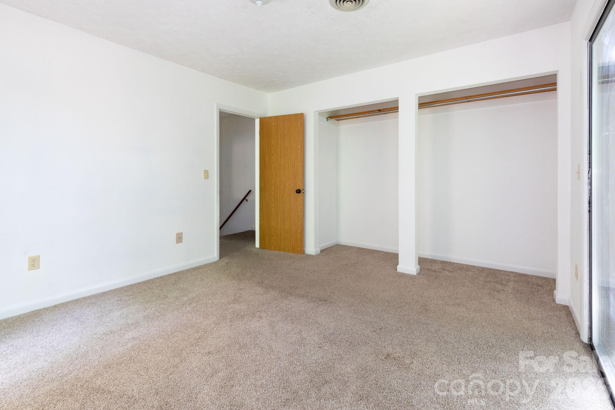 404 Buck Cove Terrace Property Photo 12