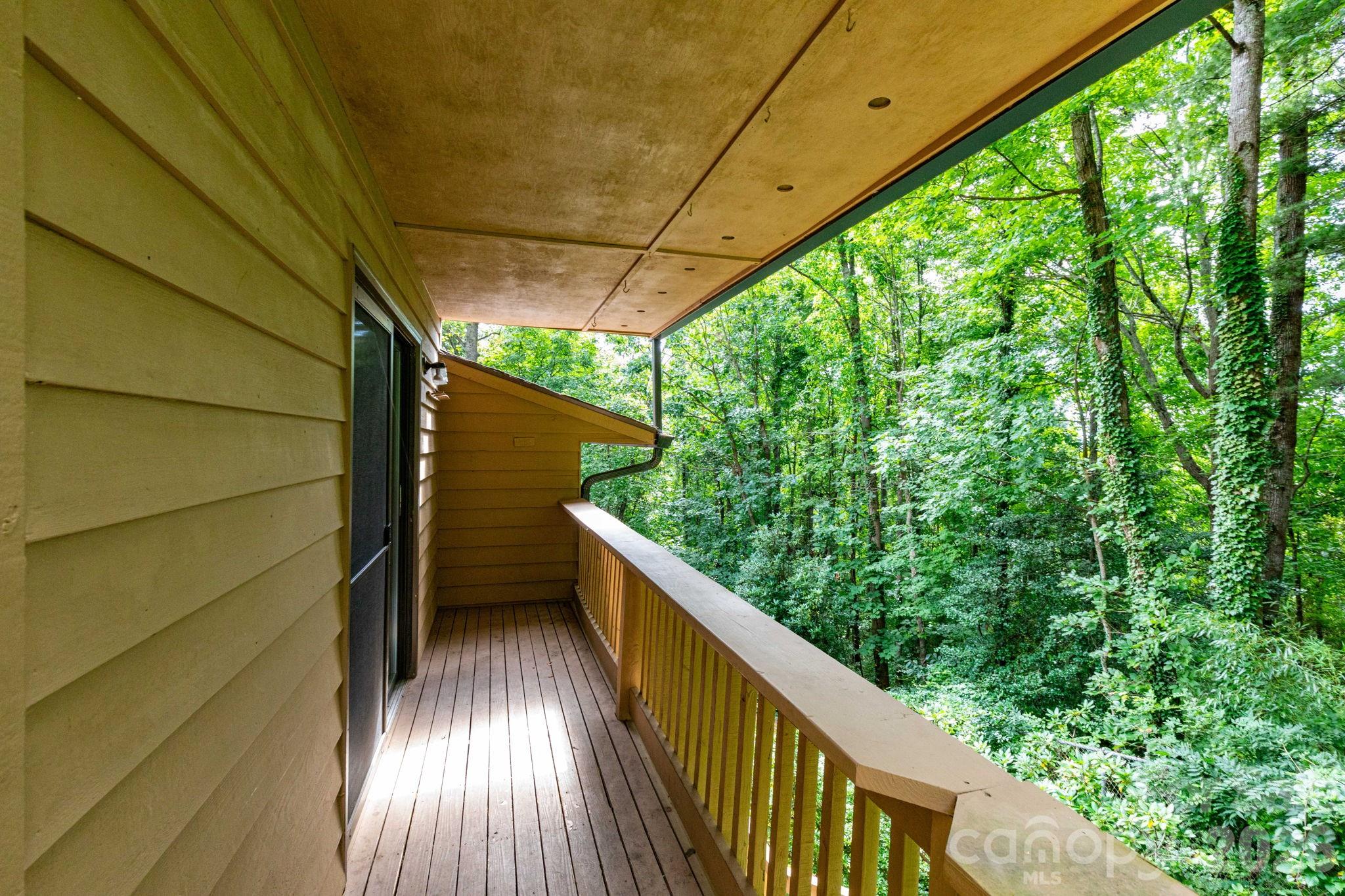 404 Buck Cove Terrace Property Photo 14