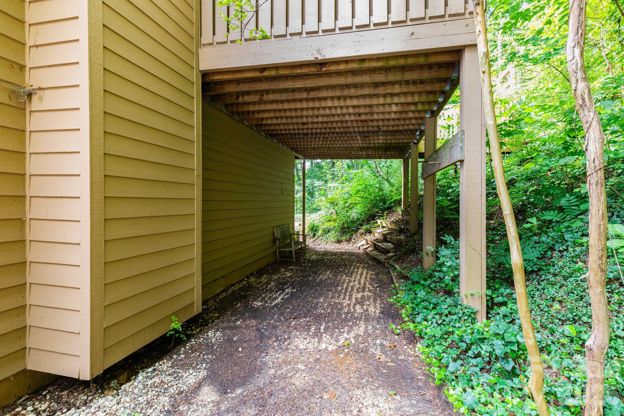 404 Buck Cove Terrace Property Photo 20