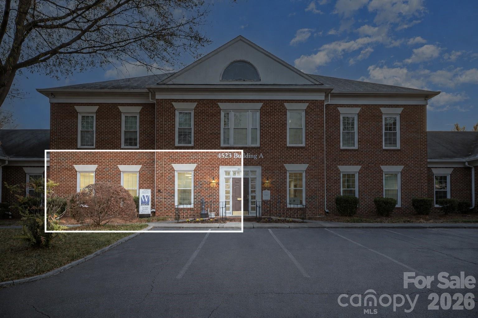 4523 Park Road A101, A101b Property Photo 2