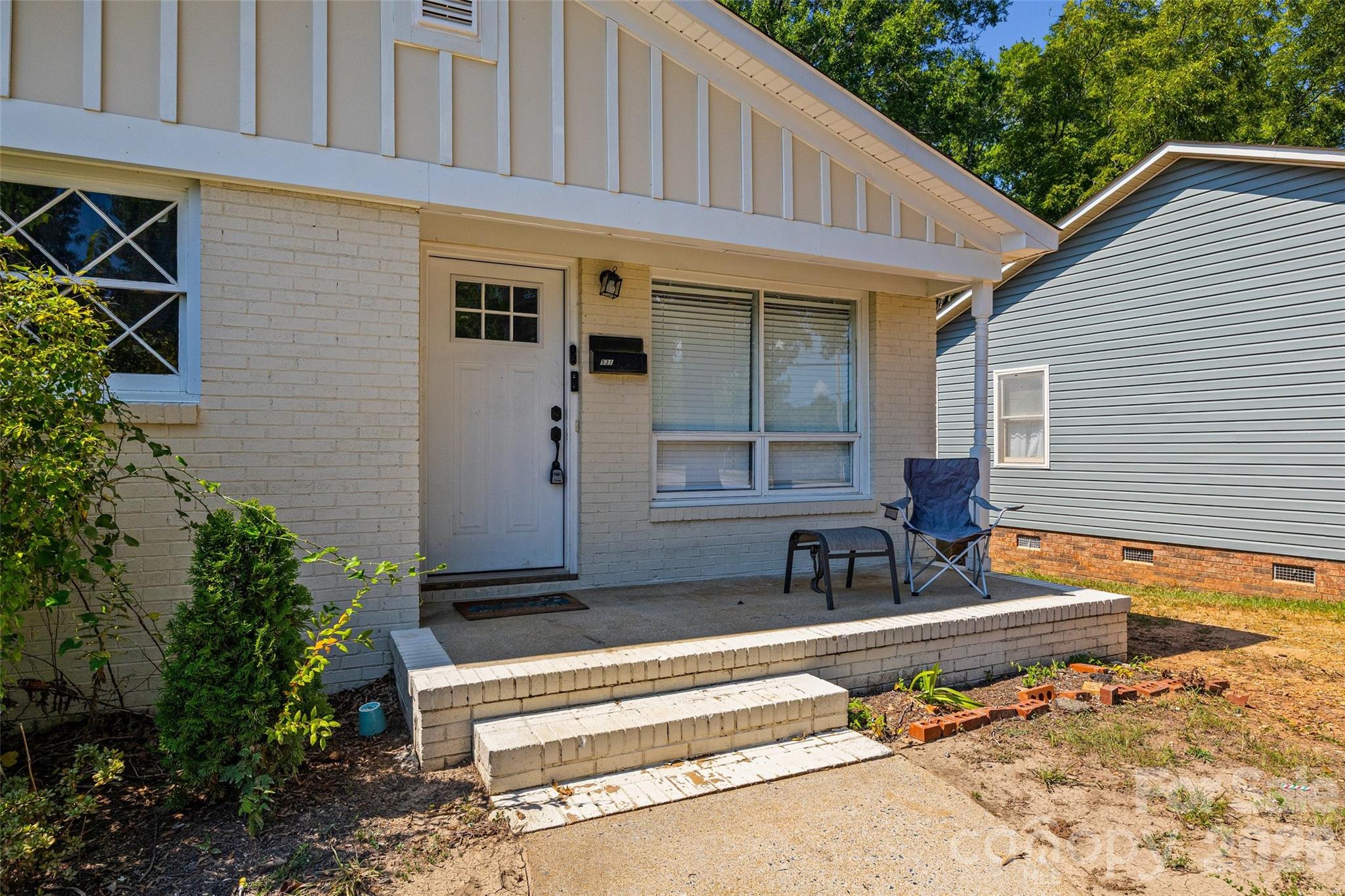 531 Finley Road Property Photo 2