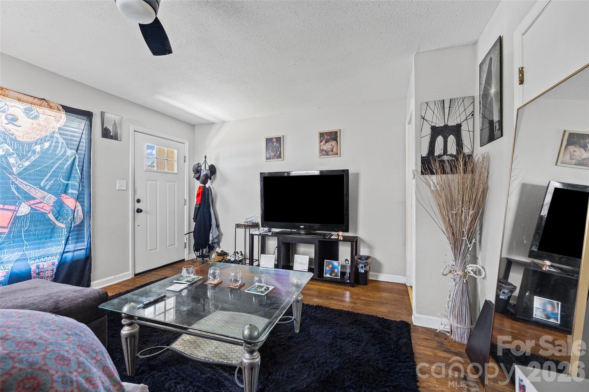 531 Finley Road Property Photo 5