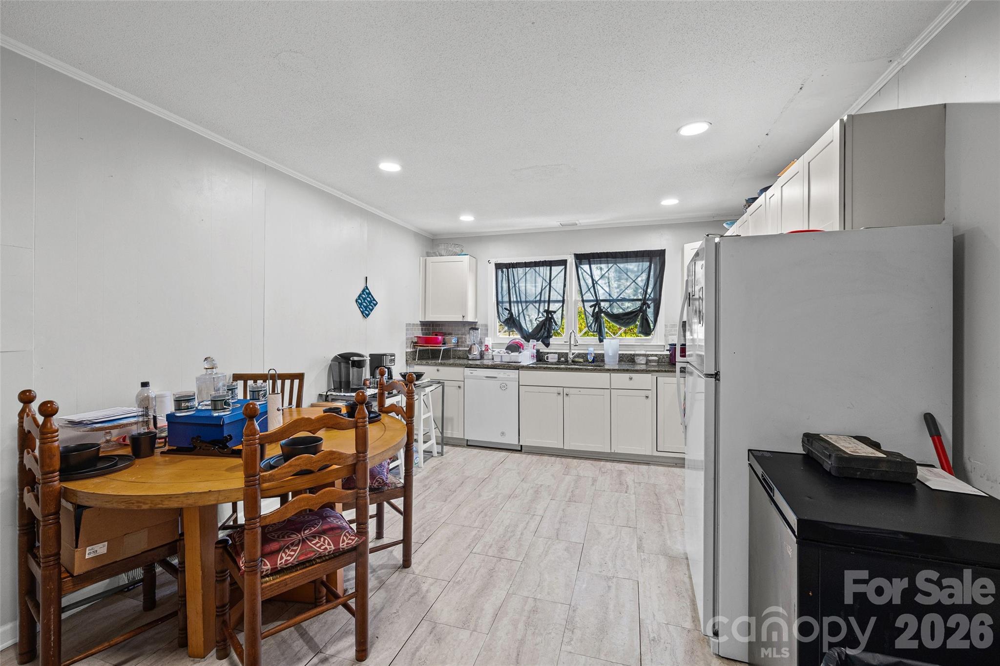 531 Finley Road Property Photo 7
