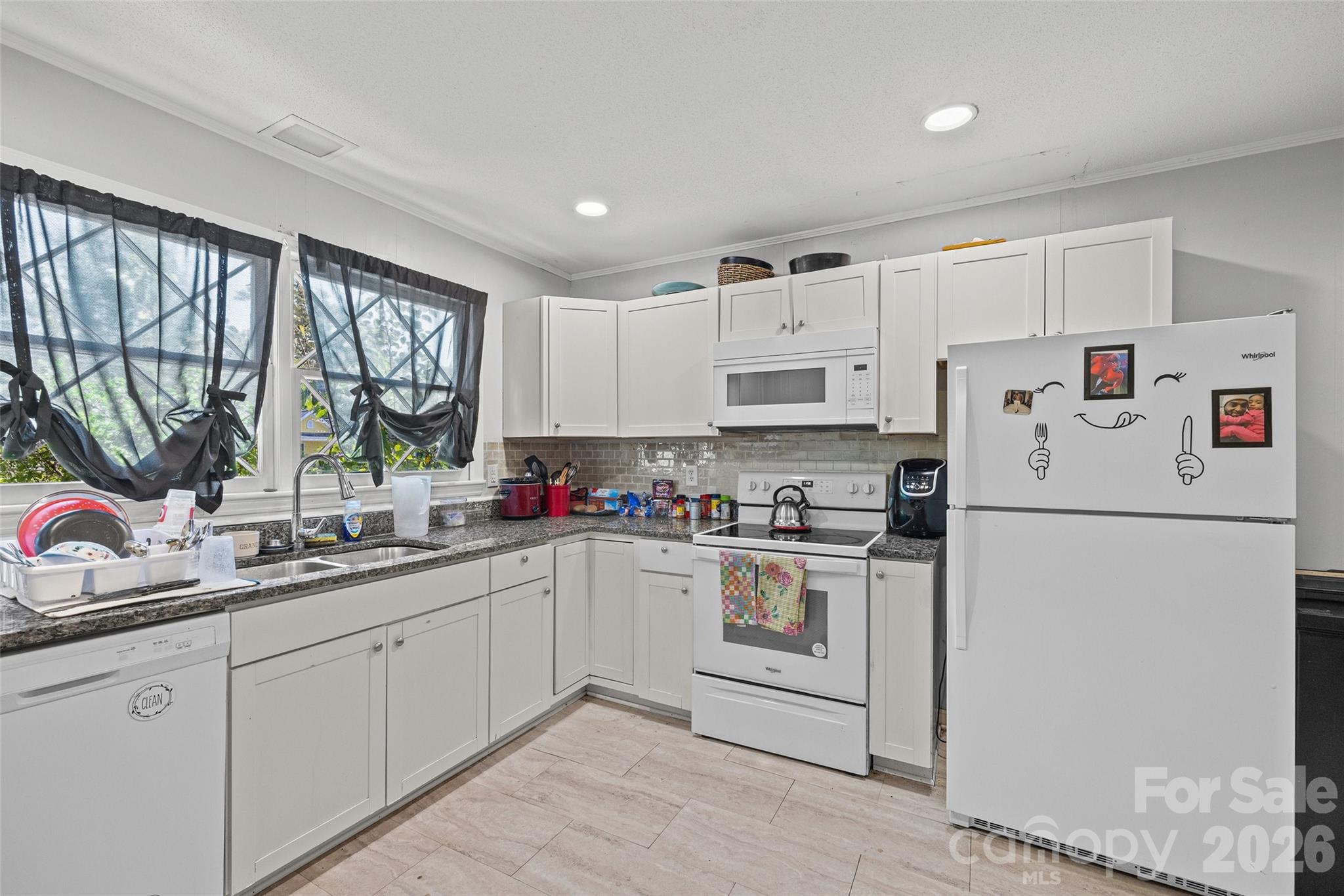 531 Finley Road Property Photo 9