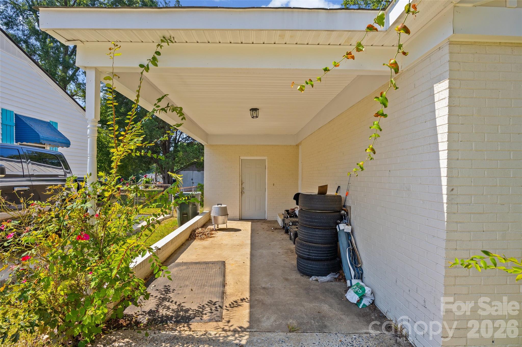 531 Finley Road Property Photo 21