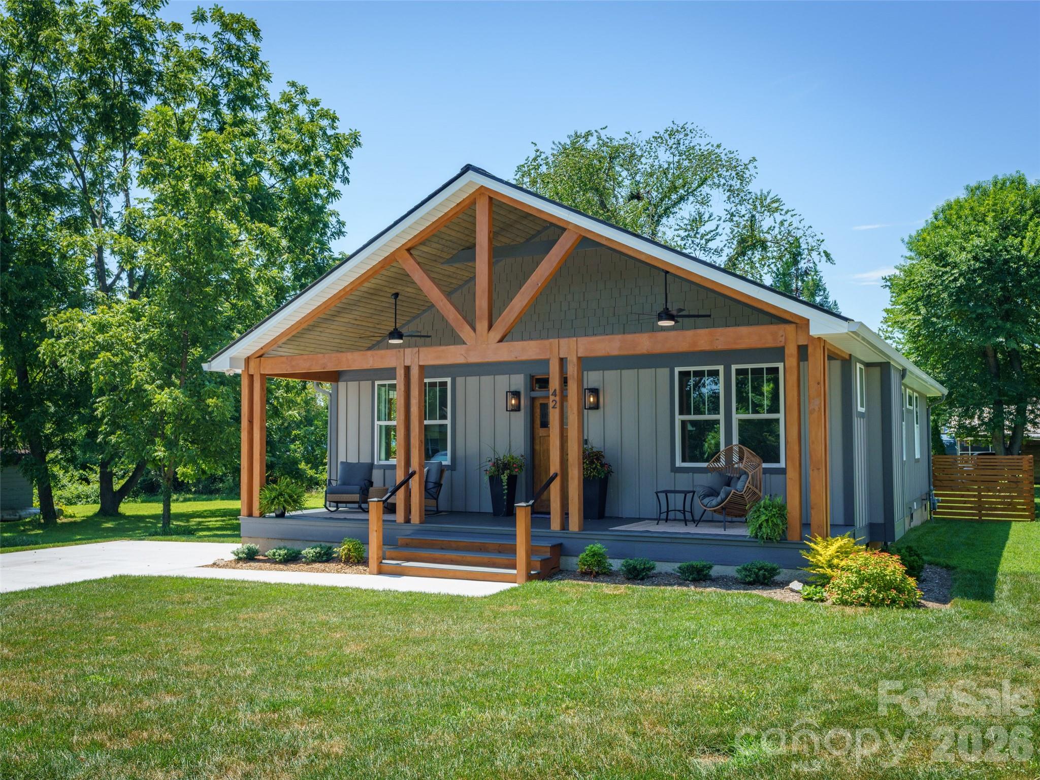 42 Summit Avenue Property Photo 1