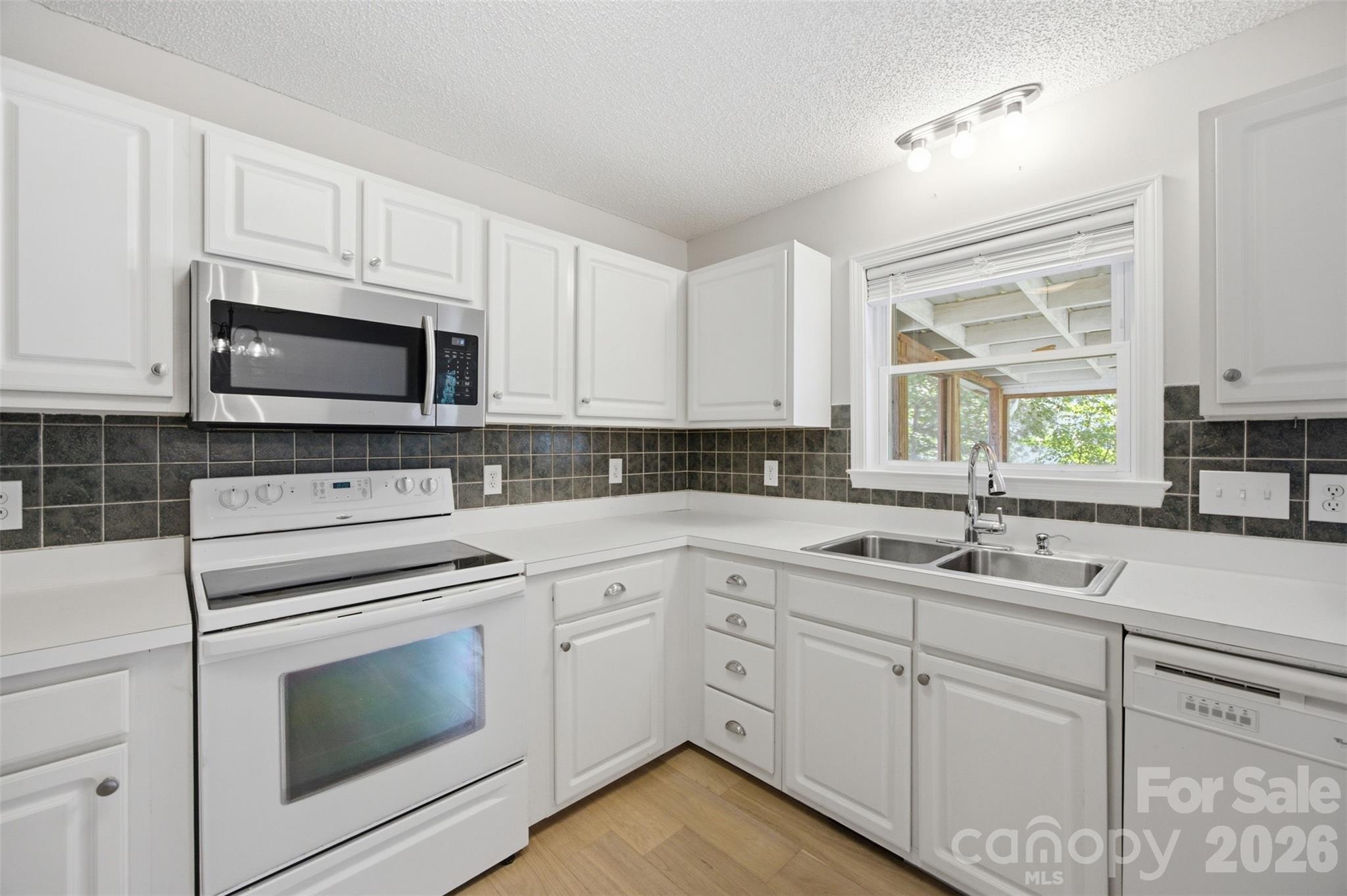 1297 Creekview Drive Property Photo 11
