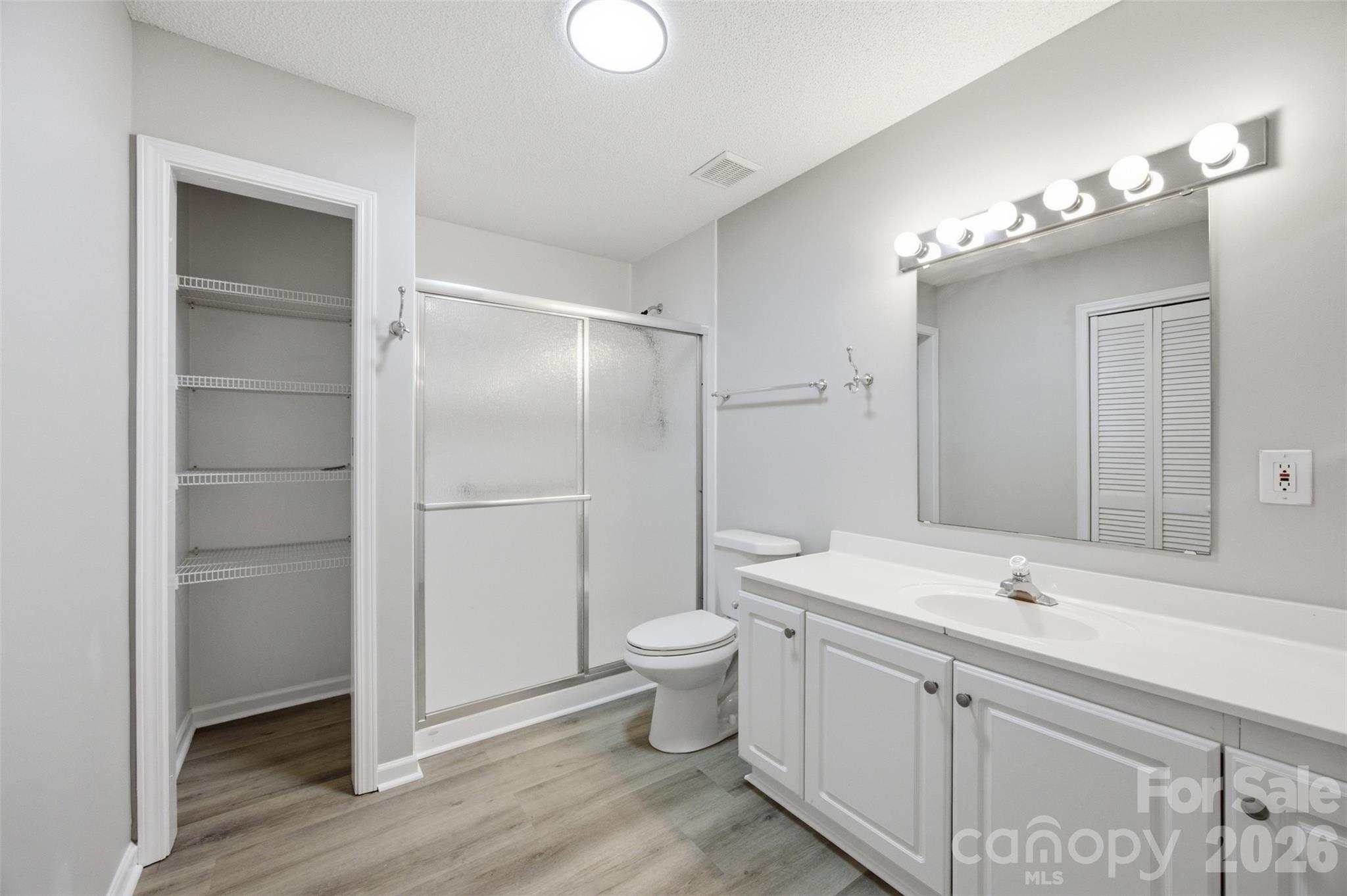 1297 Creekview Drive Property Photo 12