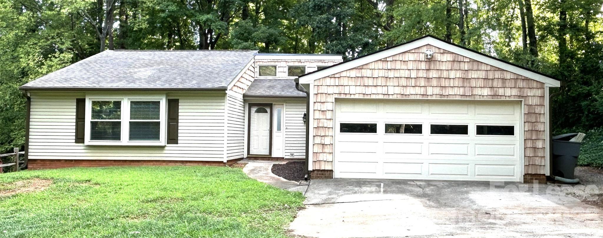 1725 Van Dyke Drive Property Photo 2