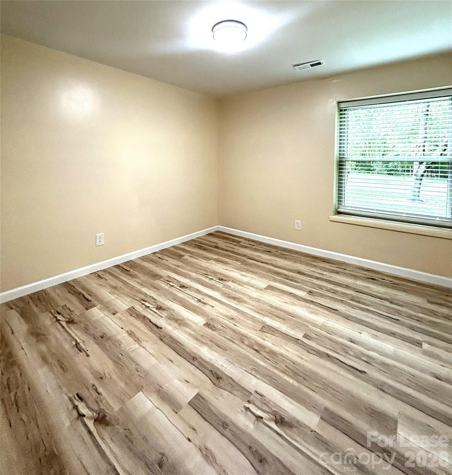 1725 Van Dyke Drive Property Photo 20