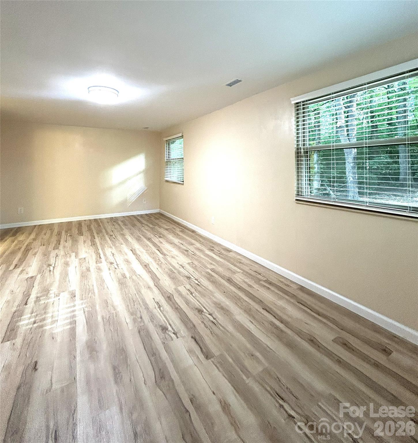 1725 Van Dyke Drive Property Photo 22