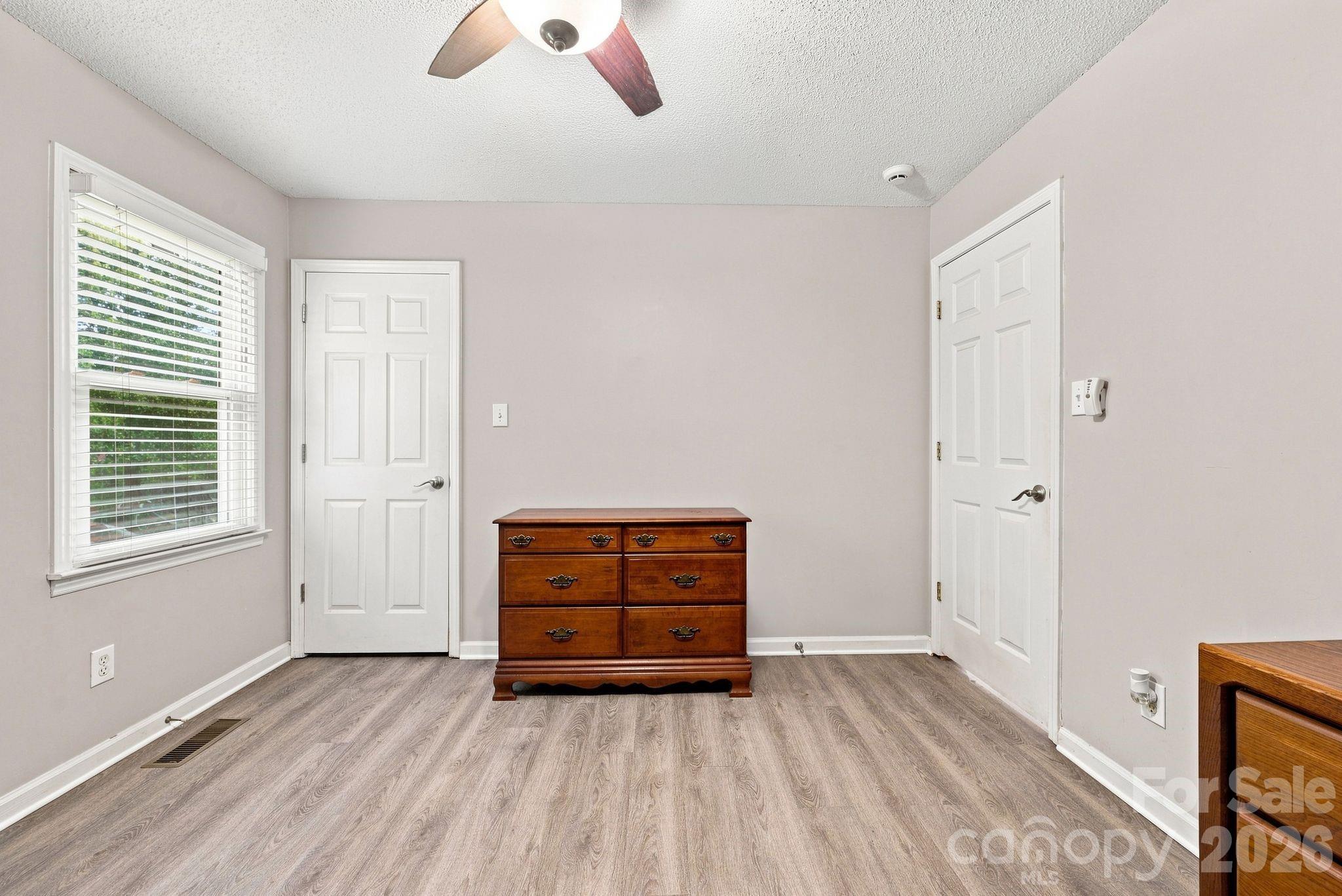 323 Avery Avenue Property Photo 6