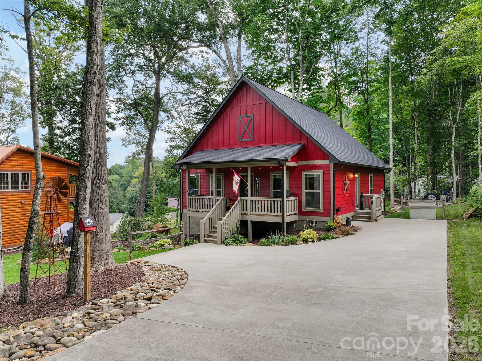 545 Twinbrook Lane Property Photo 3