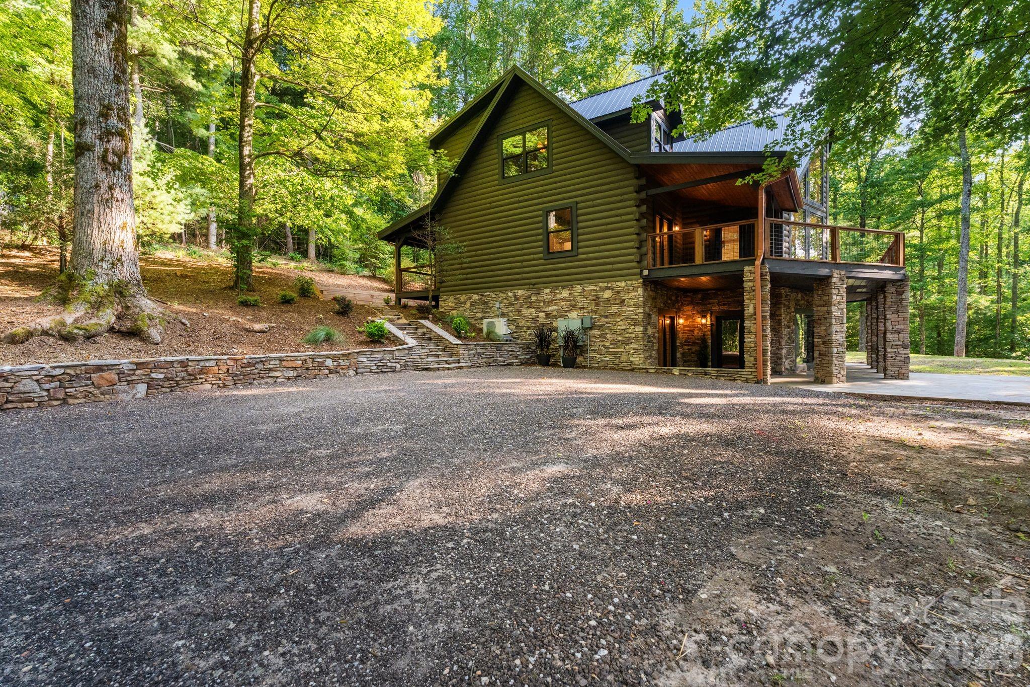40 Boulder Lane Property Photo 2