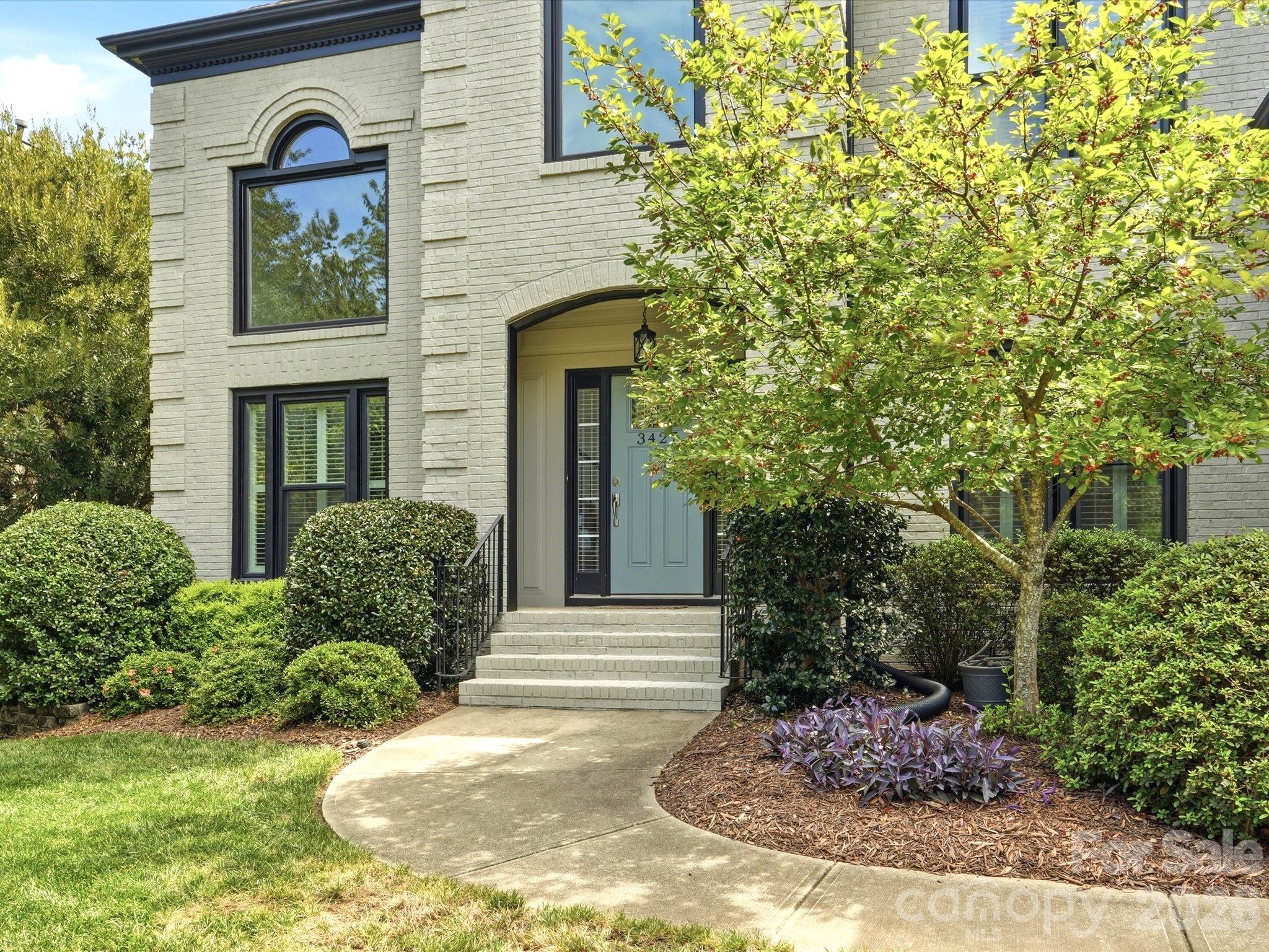 3427 Twelve Oaks Place Property Photo 3