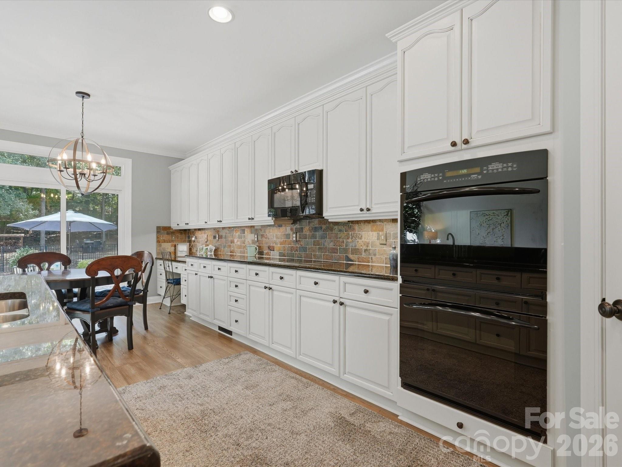 3427 Twelve Oaks Place Property Photo 13