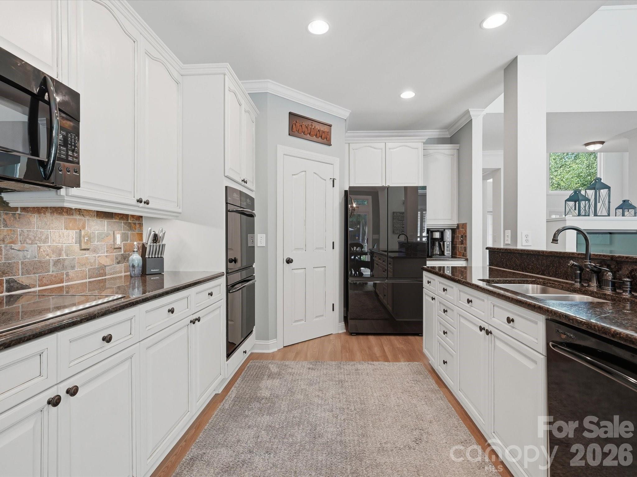 3427 Twelve Oaks Place Property Photo 14