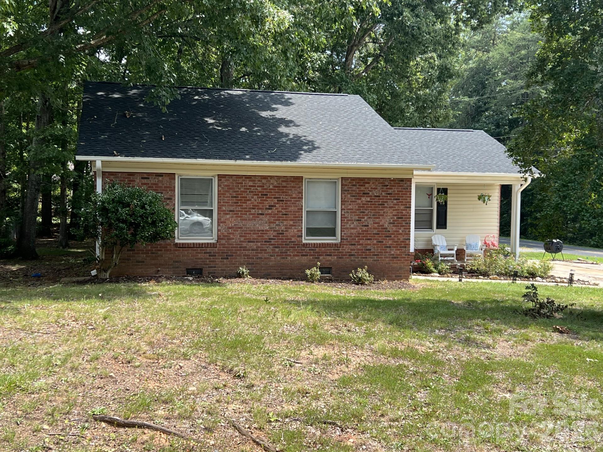 611 Woodland Drive Property Photo 1