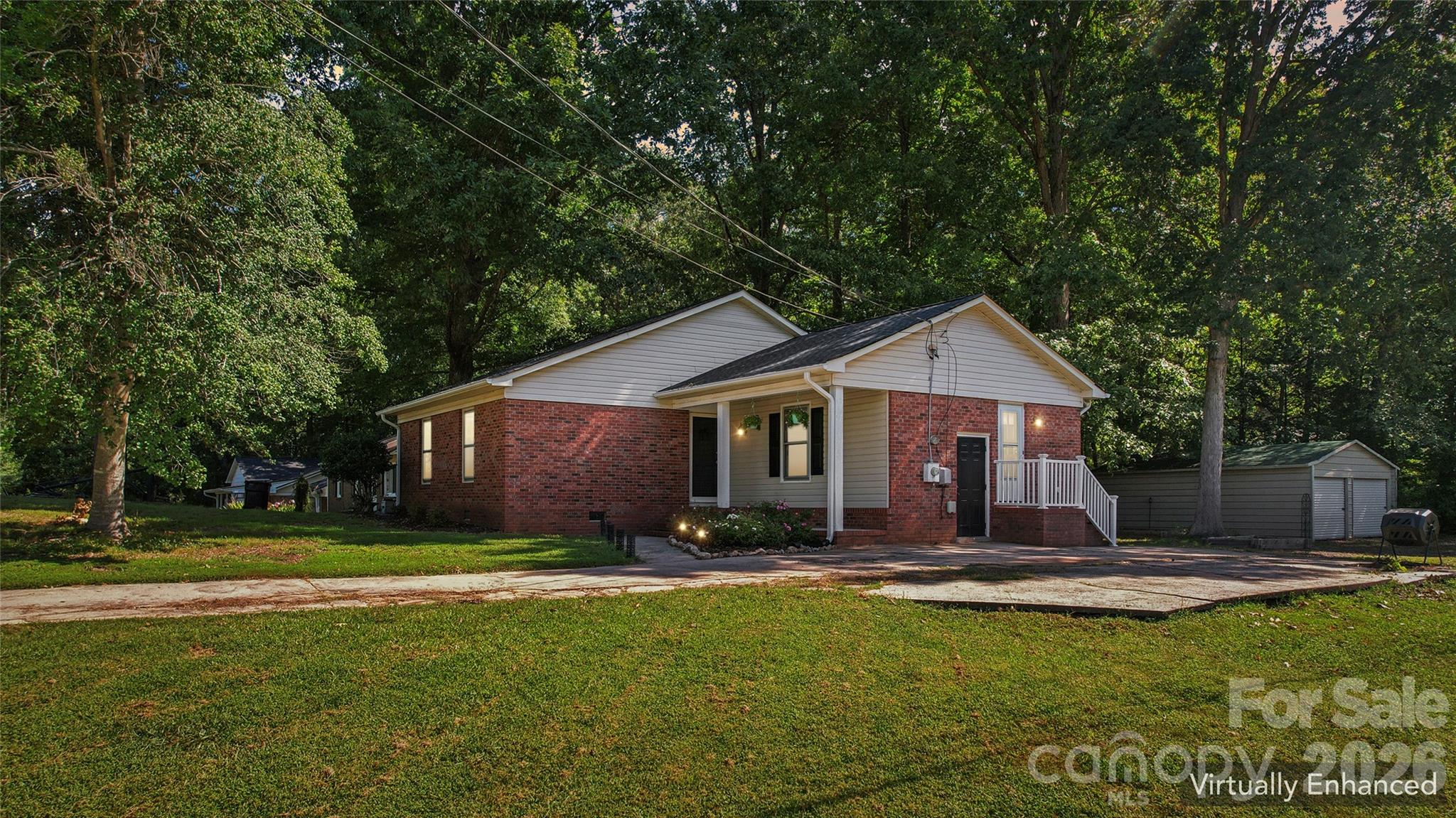 611 Woodland Drive Property Photo 1